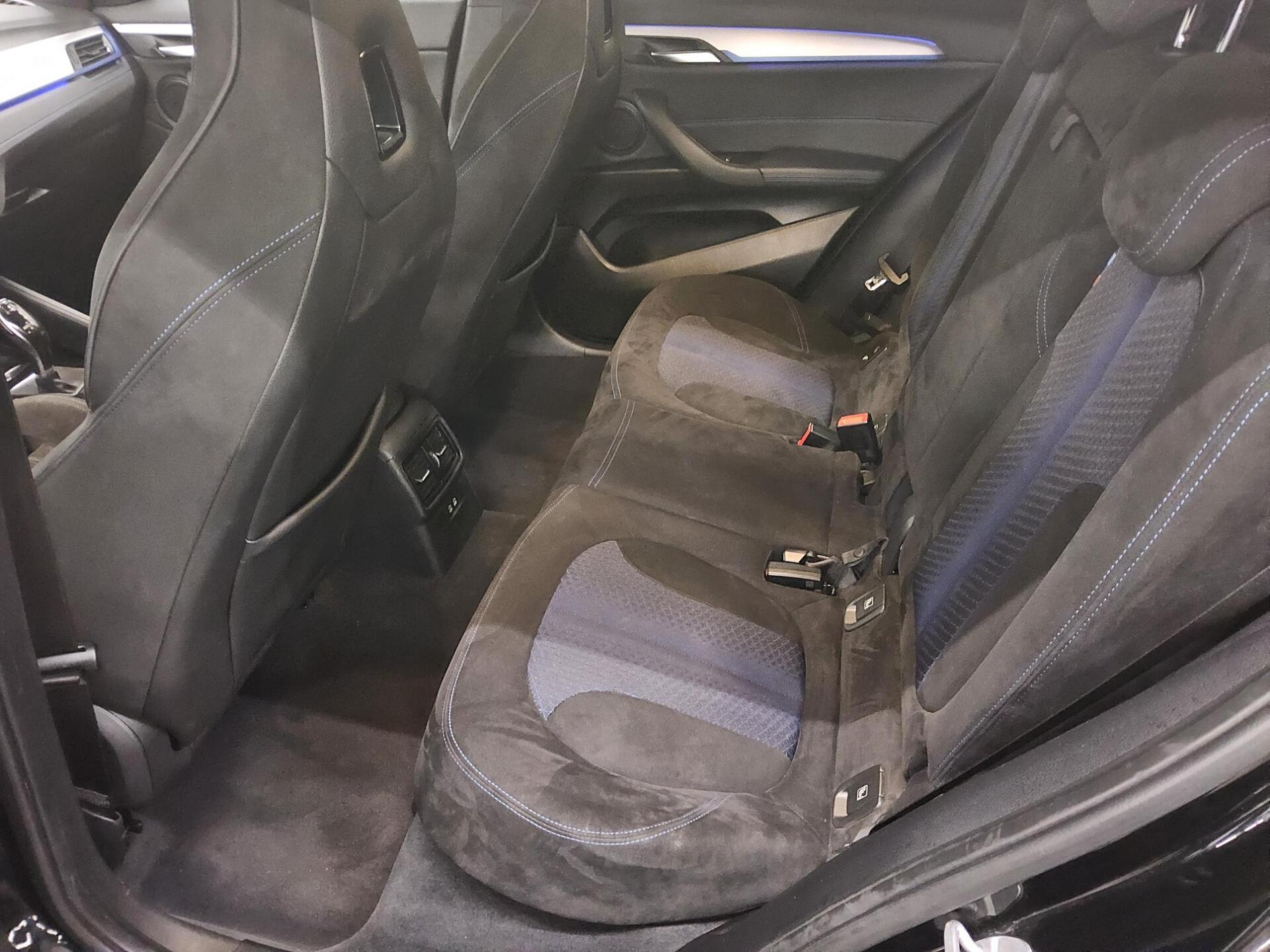 BMW X2 sDrive20d M-Sport X Navi LED+ HiFi RFK AHK 13