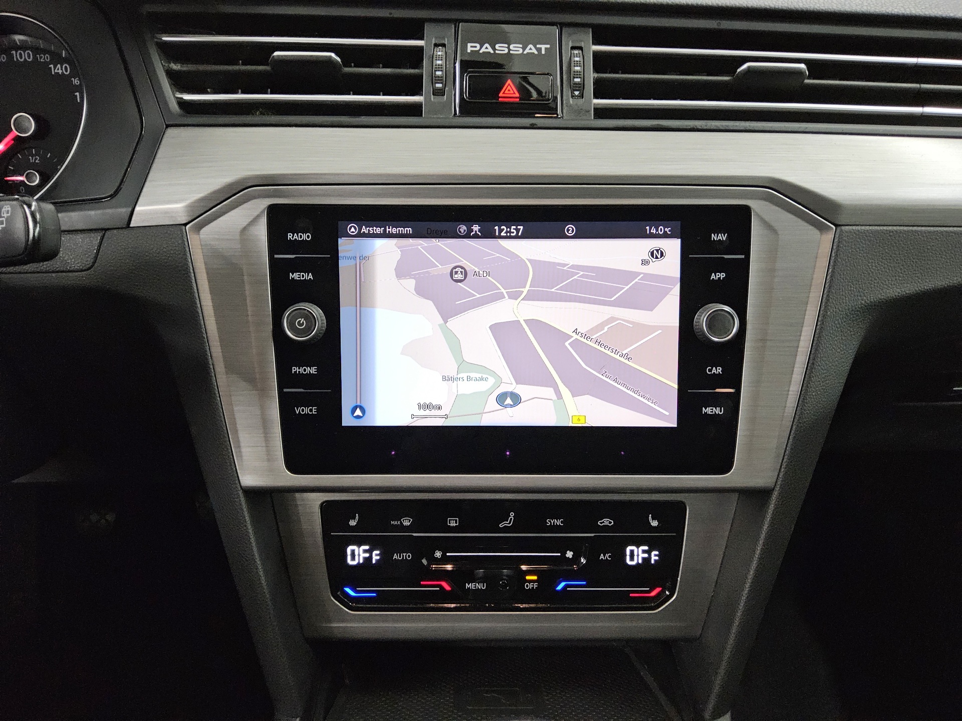 Volkswagen Passat Var. 2.0 TDI Navi LED AHK RFK 7