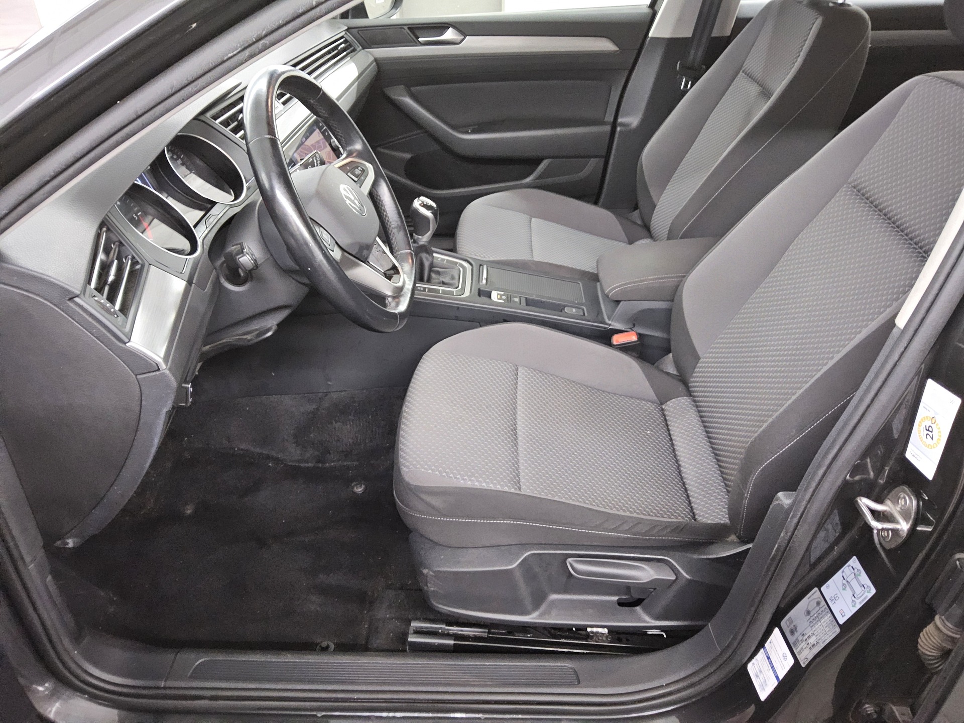 Volkswagen Passat Var. 2.0 TDI Navi LED AHK RFK 8