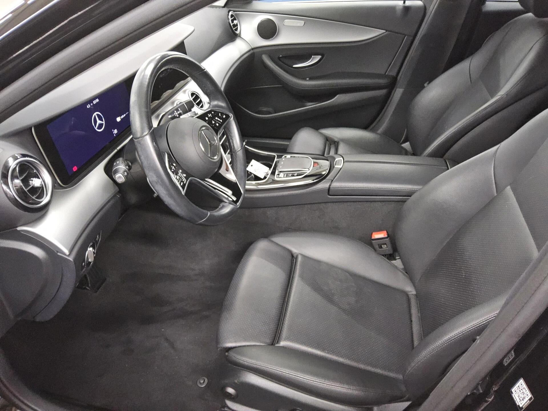 Mercedes-Benz E 300 T de Avantgarde Navi LED Widescreen AHK 9