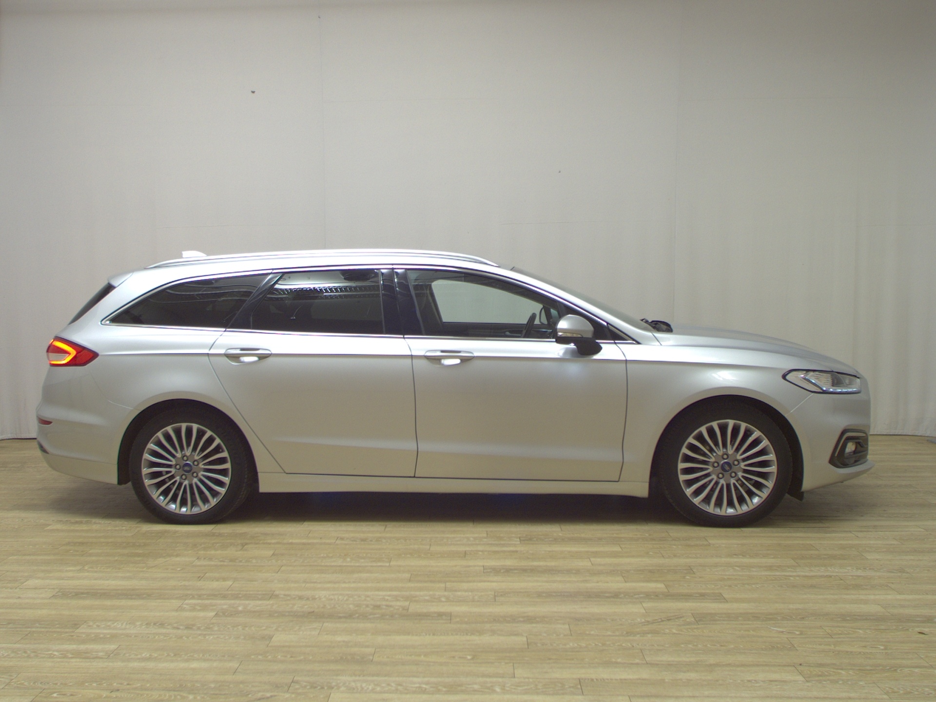 Ford Mondeo Turnier 2.0 EB Titanium Leder Nav LED AHK