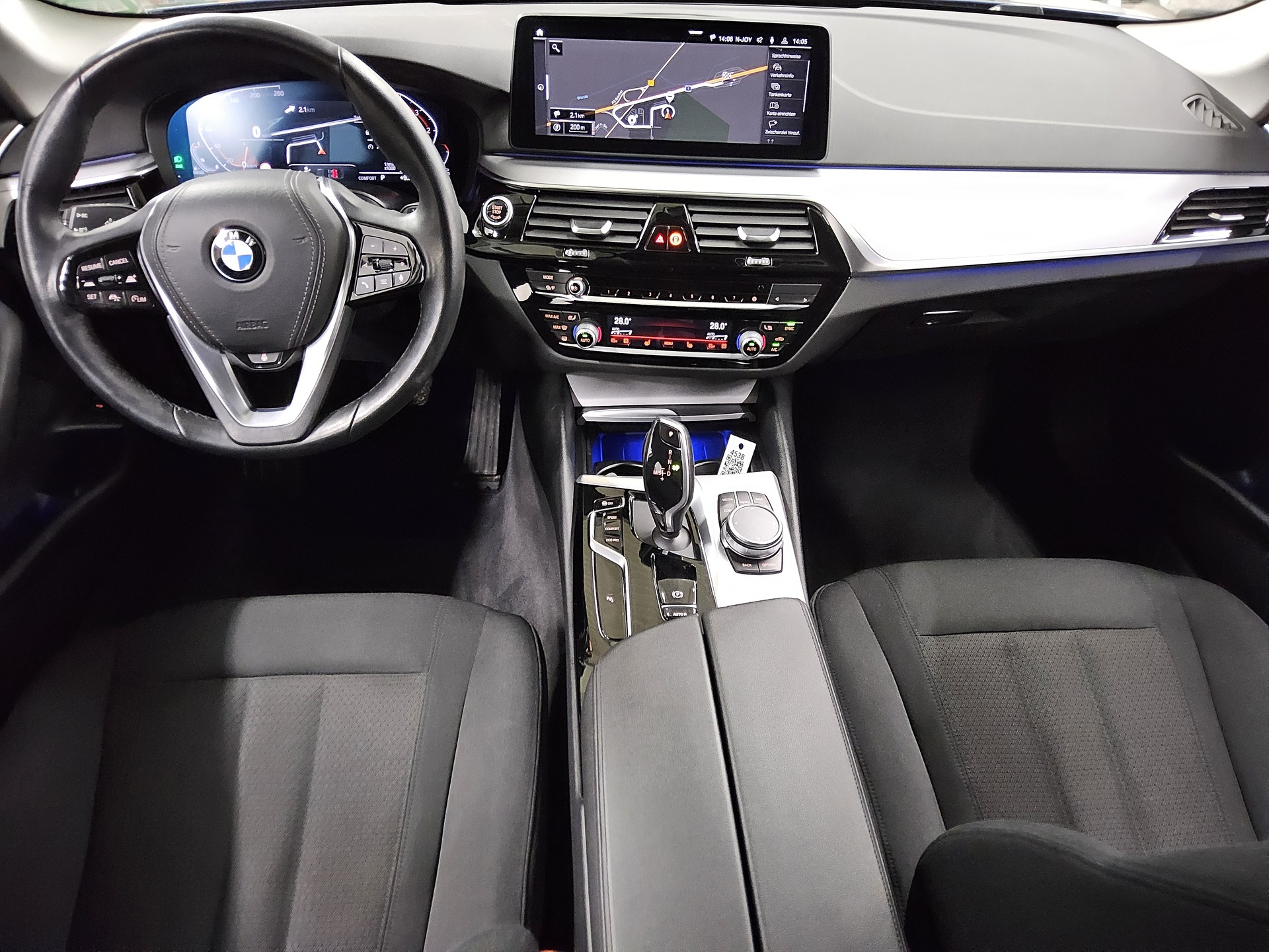 BMW 520dA Navi Kamera Shz LC prof. StandHzg Memory 5