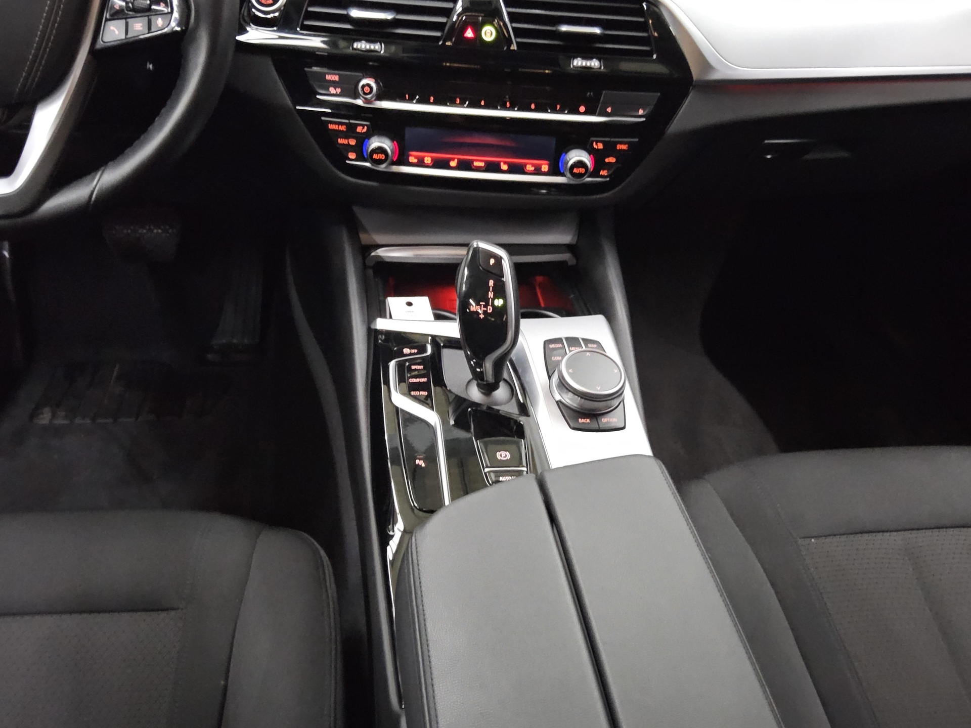 BMW 520dA Navi LED LC prof. Rückfahrkamera SHZ 6