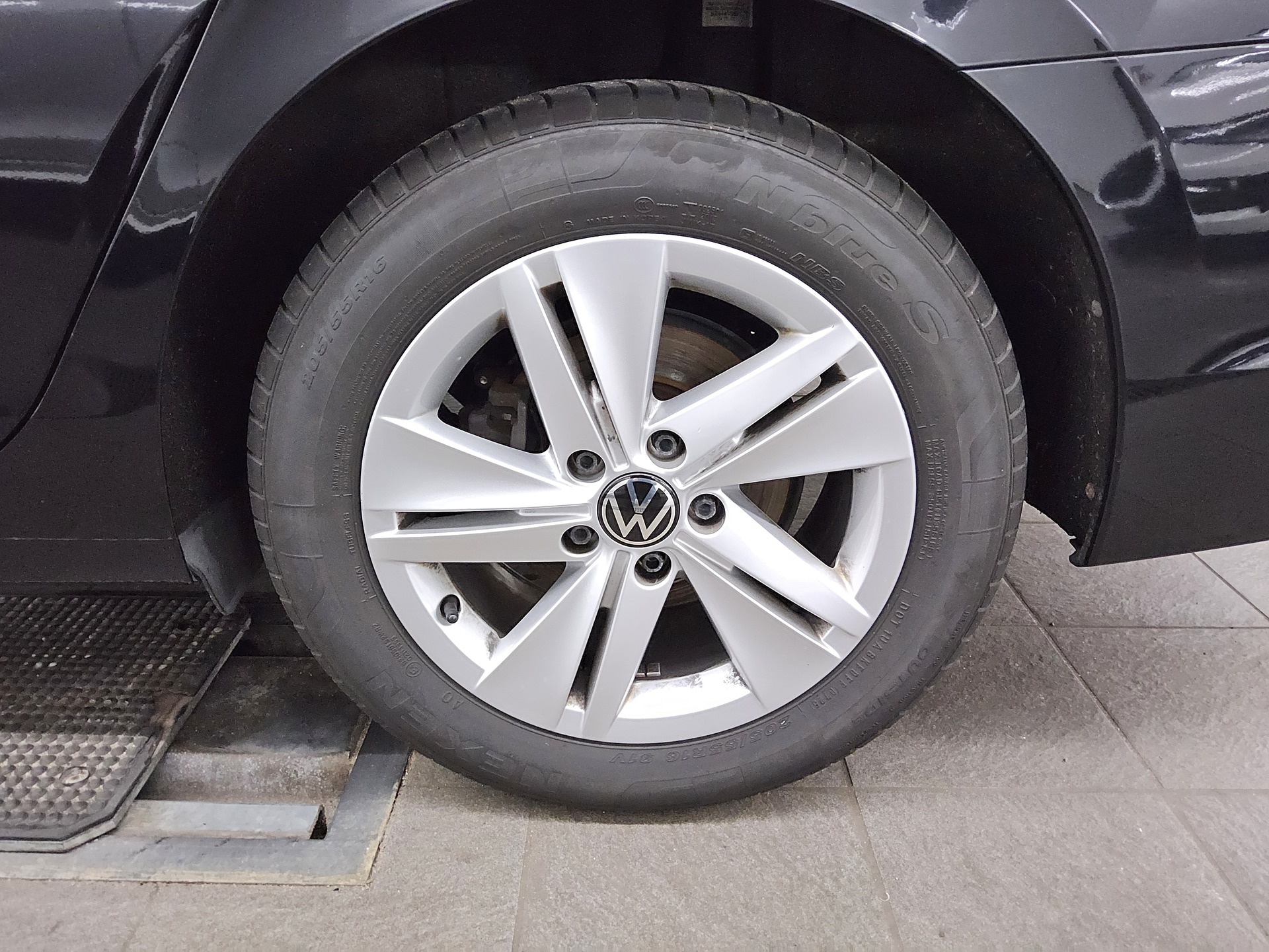 Volkswagen Golf-8 Var. 2.0 TDI Life Navi DC LED+ ACC 11