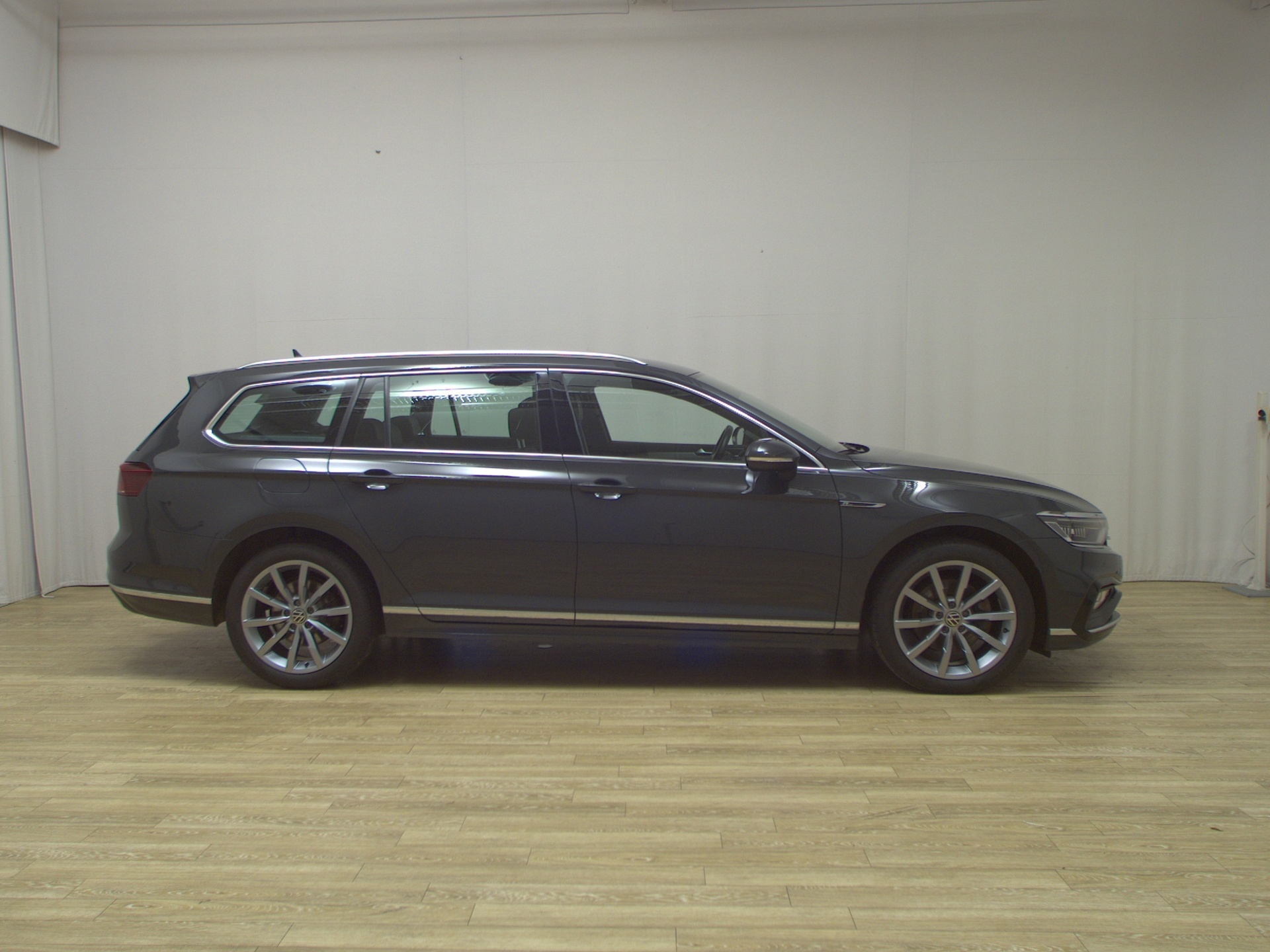 Volkswagen Passat Var. 2.0 TDI R-Line Leder Navi Matrix AHK
