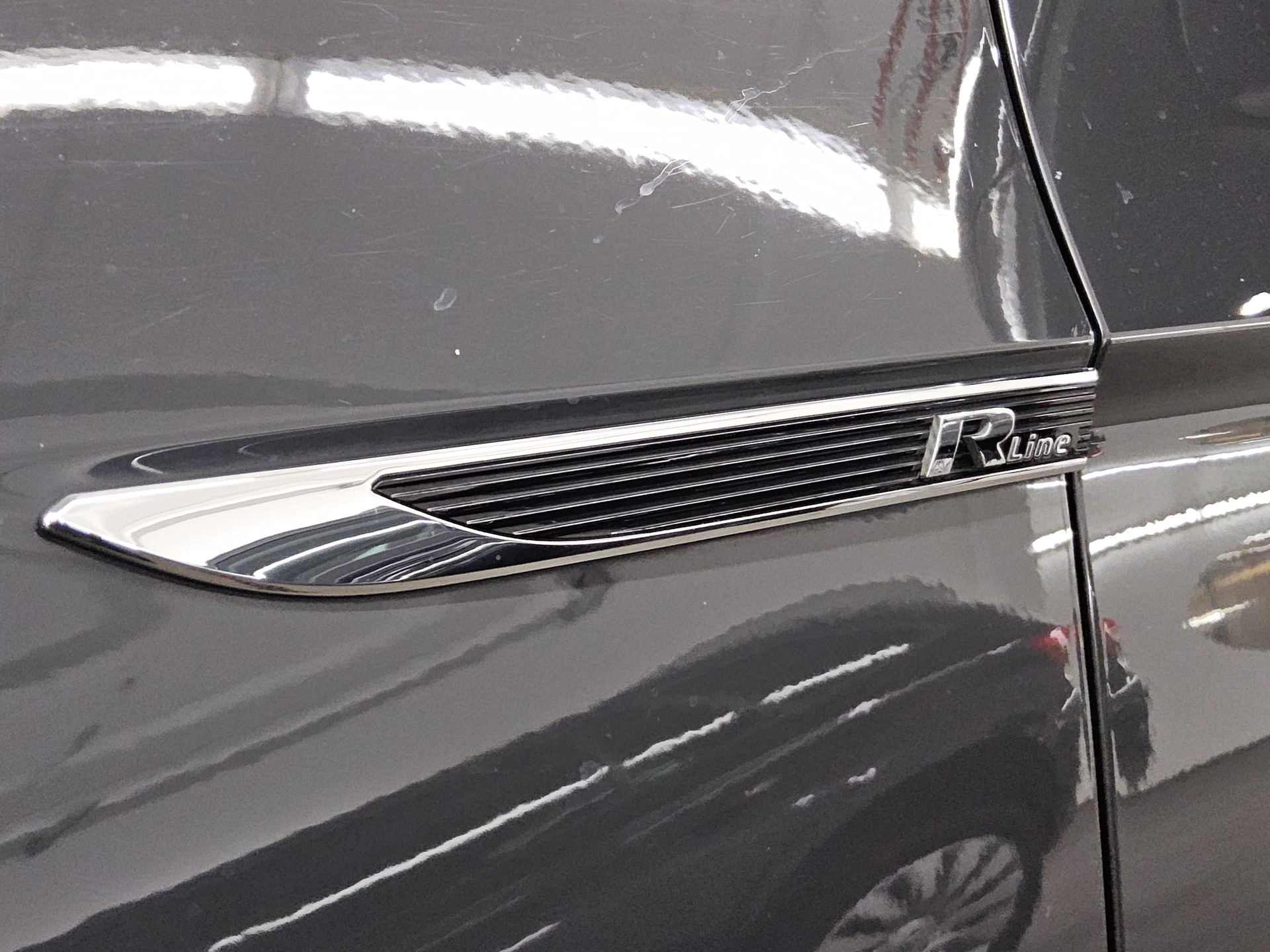 Volkswagen Passat Var. 2.0 TDI R-Line Leder Navi Matrix AHK 11