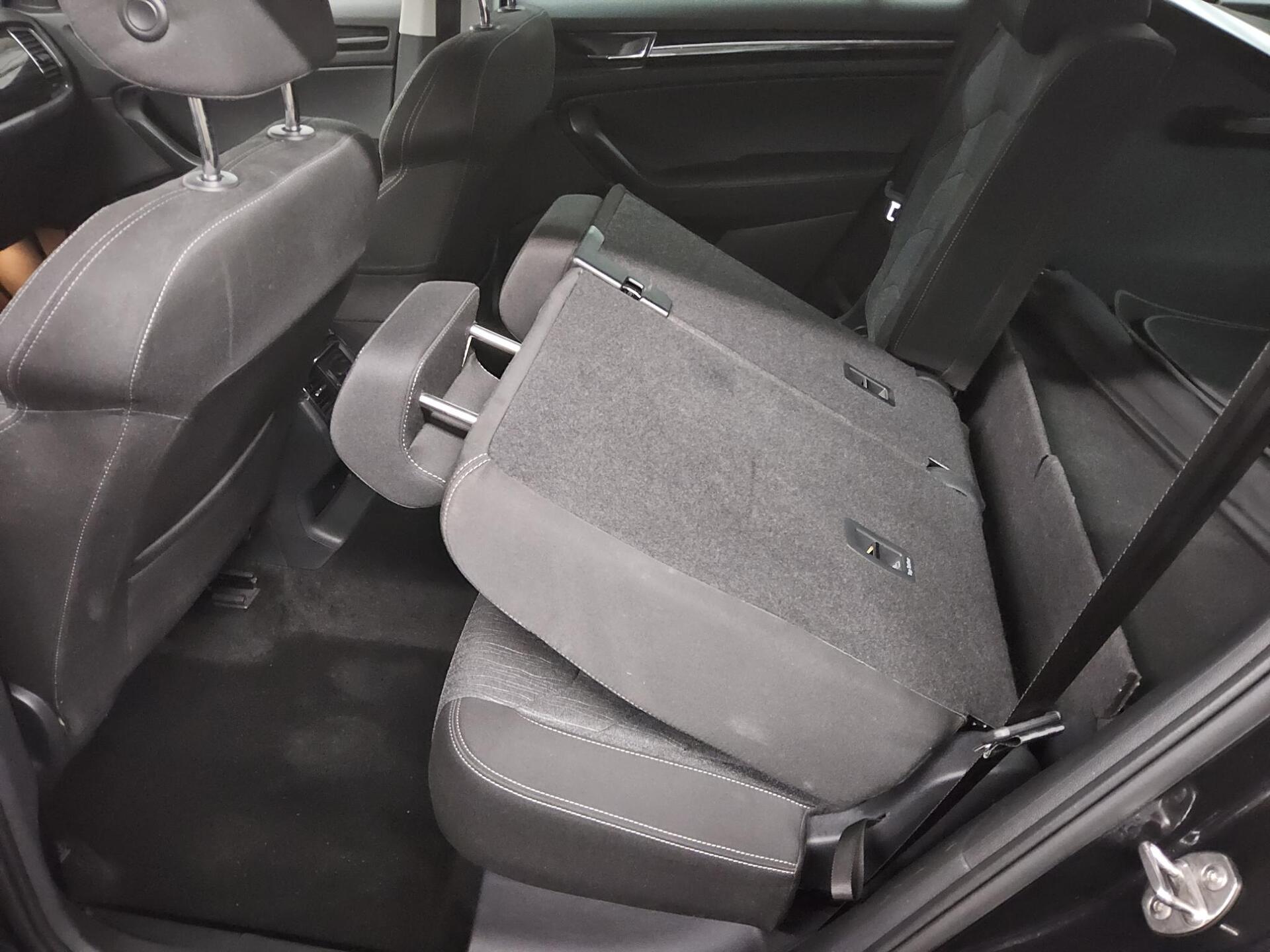 Skoda Kodiaq 2.0 TDI 4x4 Style Navi LED RfK AHK ACC 12