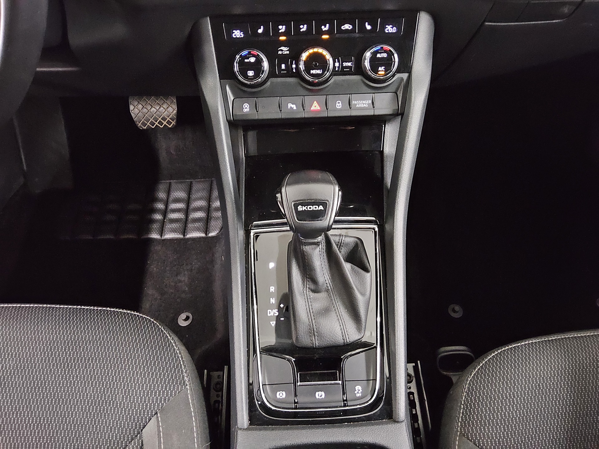 Skoda Kodiaq 2.0 TDI Ambition Nav vc LED AHK ACC StHzg 6