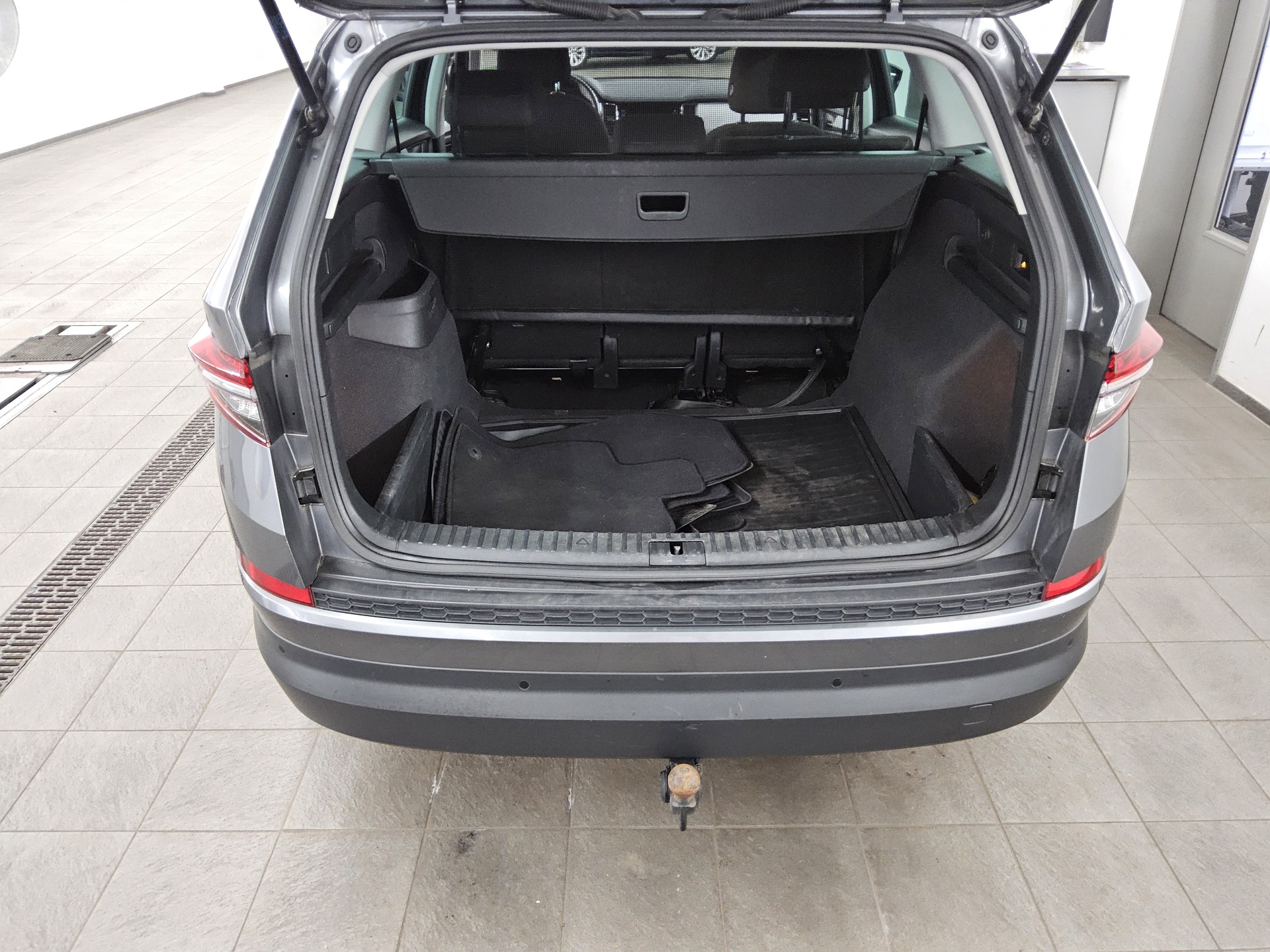 Skoda Kodiaq 2.0 TDI Ambition Nav vc LED AHK ACC StHzg 12