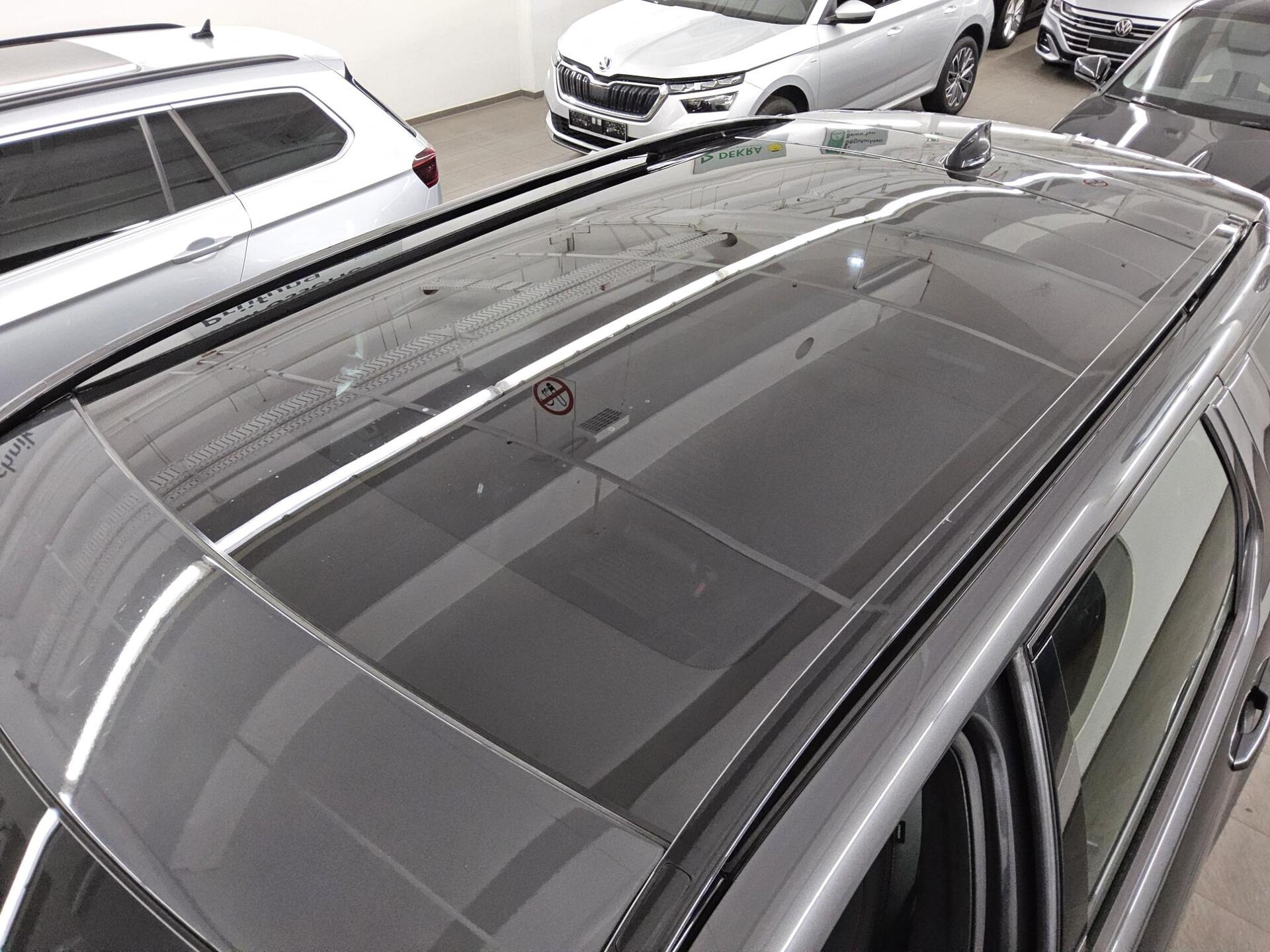 Land Rover Discovery Sport D200 AWD HSE R-Dynamic Navi Pano 12