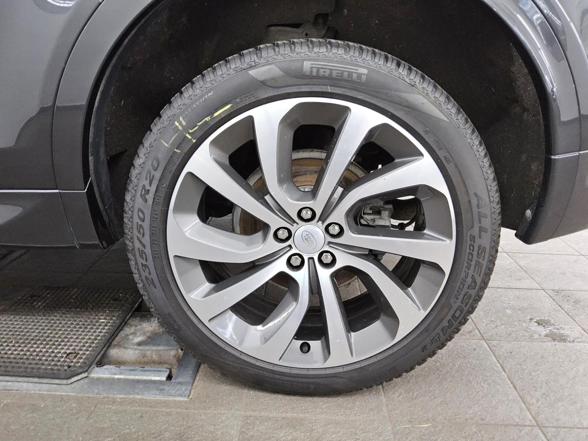 Land Rover Discovery Sport D200 AWD HSE R-Dynamic Navi Pano 10