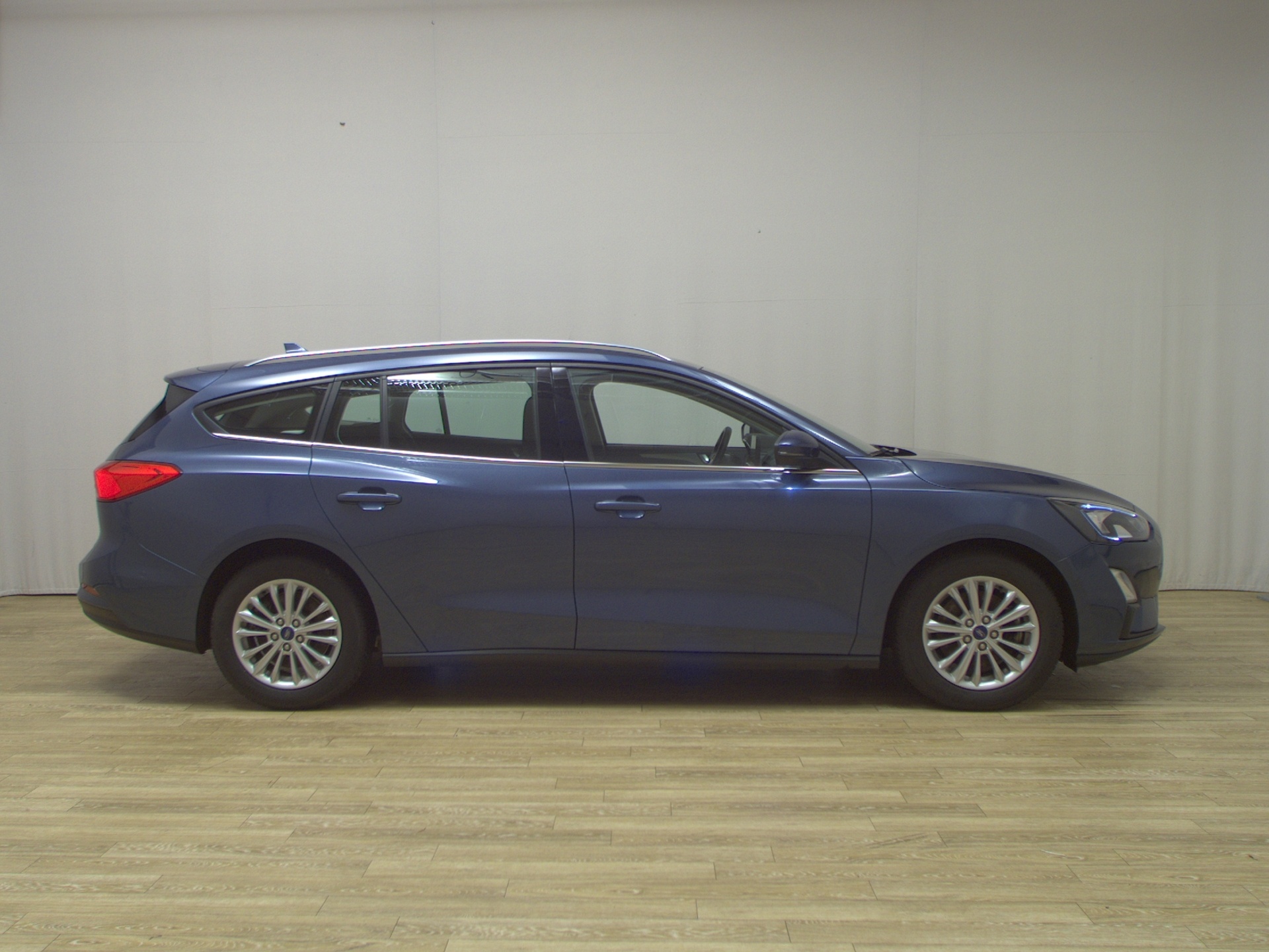 Ford Focus Turnier 1.0 EB Titanium Navi LED Kamera