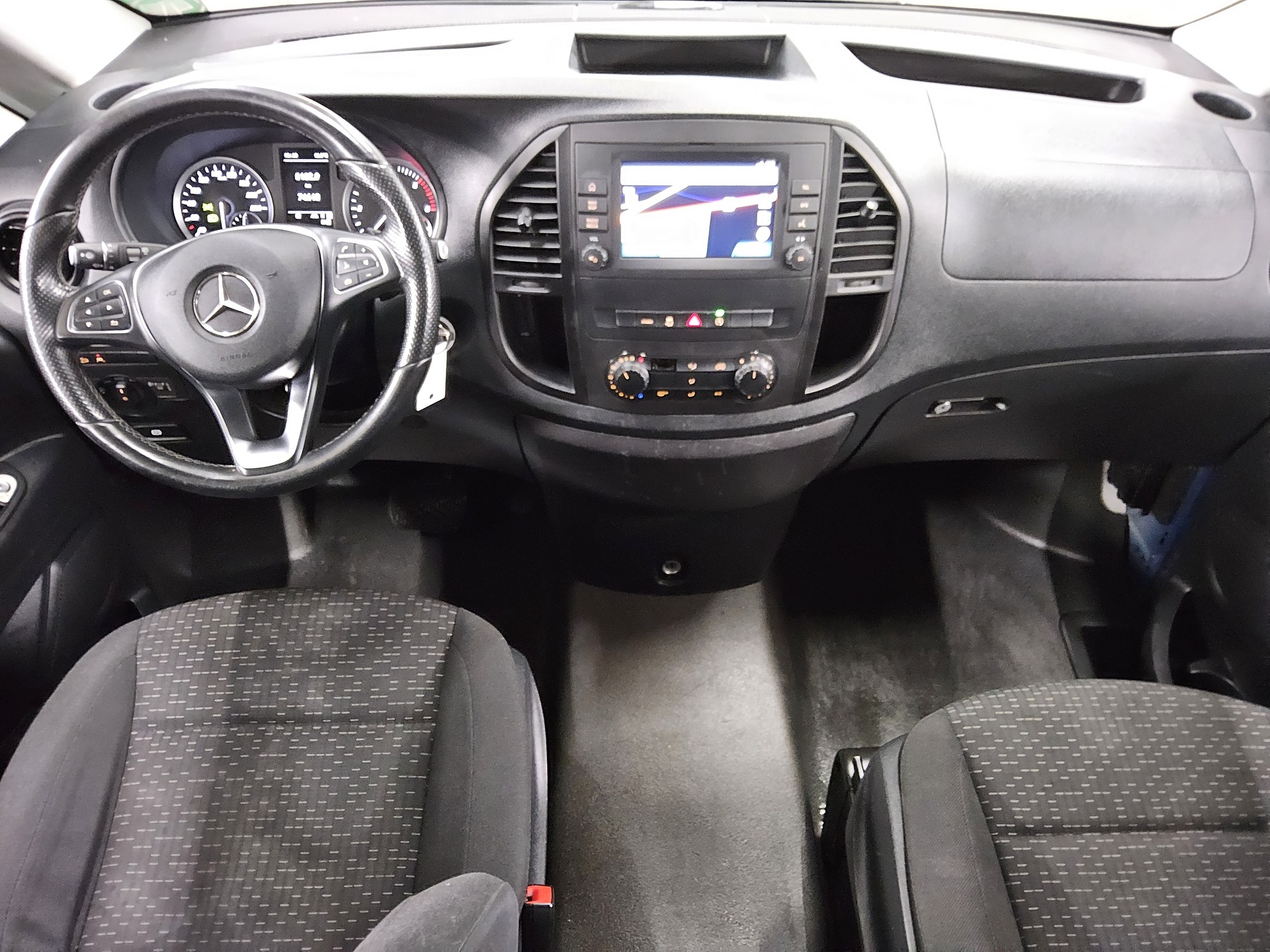 Mercedes-Benz Vito Lang CDI 4x4 Tourer Pro 8-Sitze Navi PDC 5