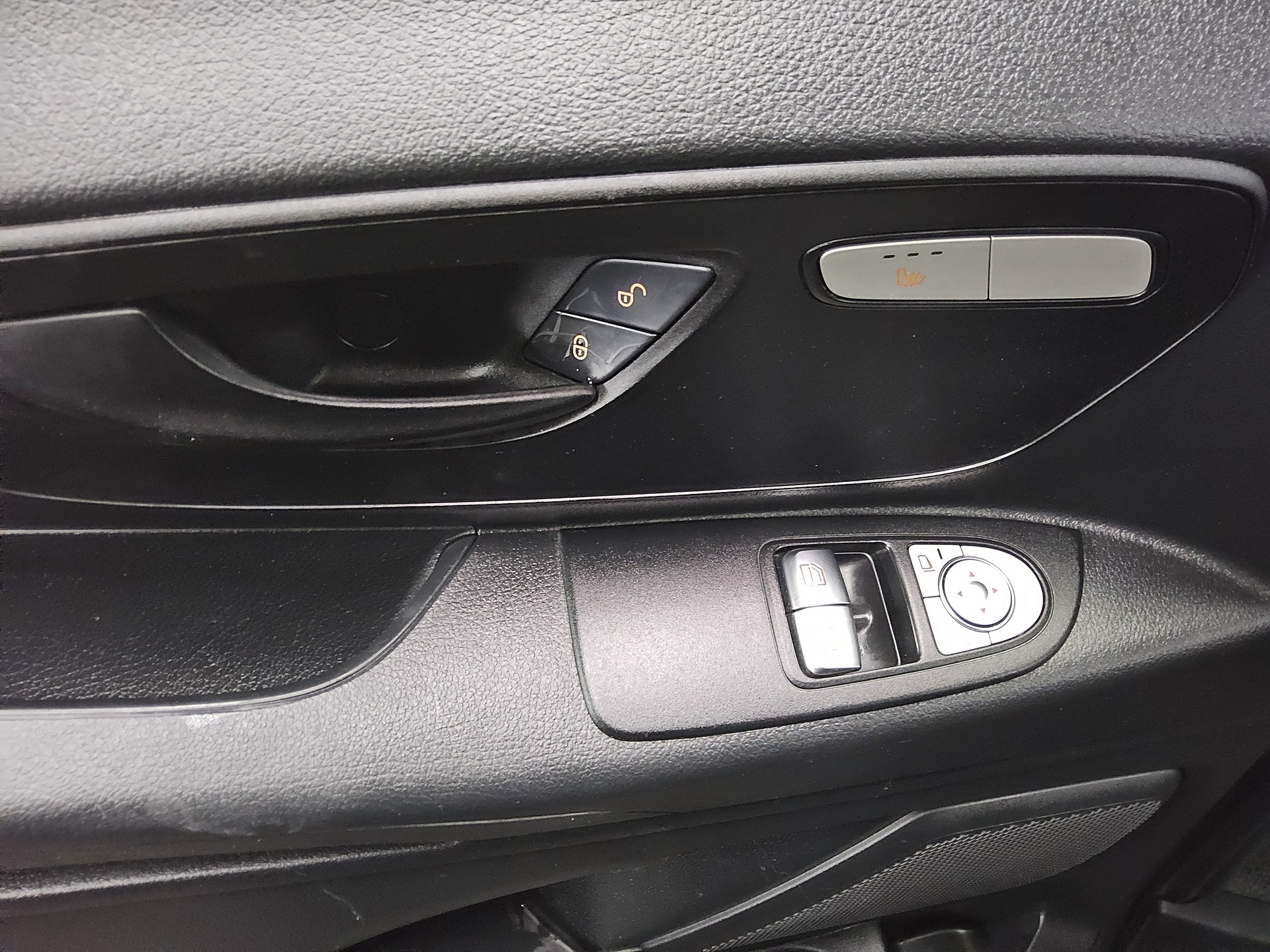 Mercedes-Benz Vito Lang CDI 4x4 Tourer Pro 8-Sitze Navi PDC 9