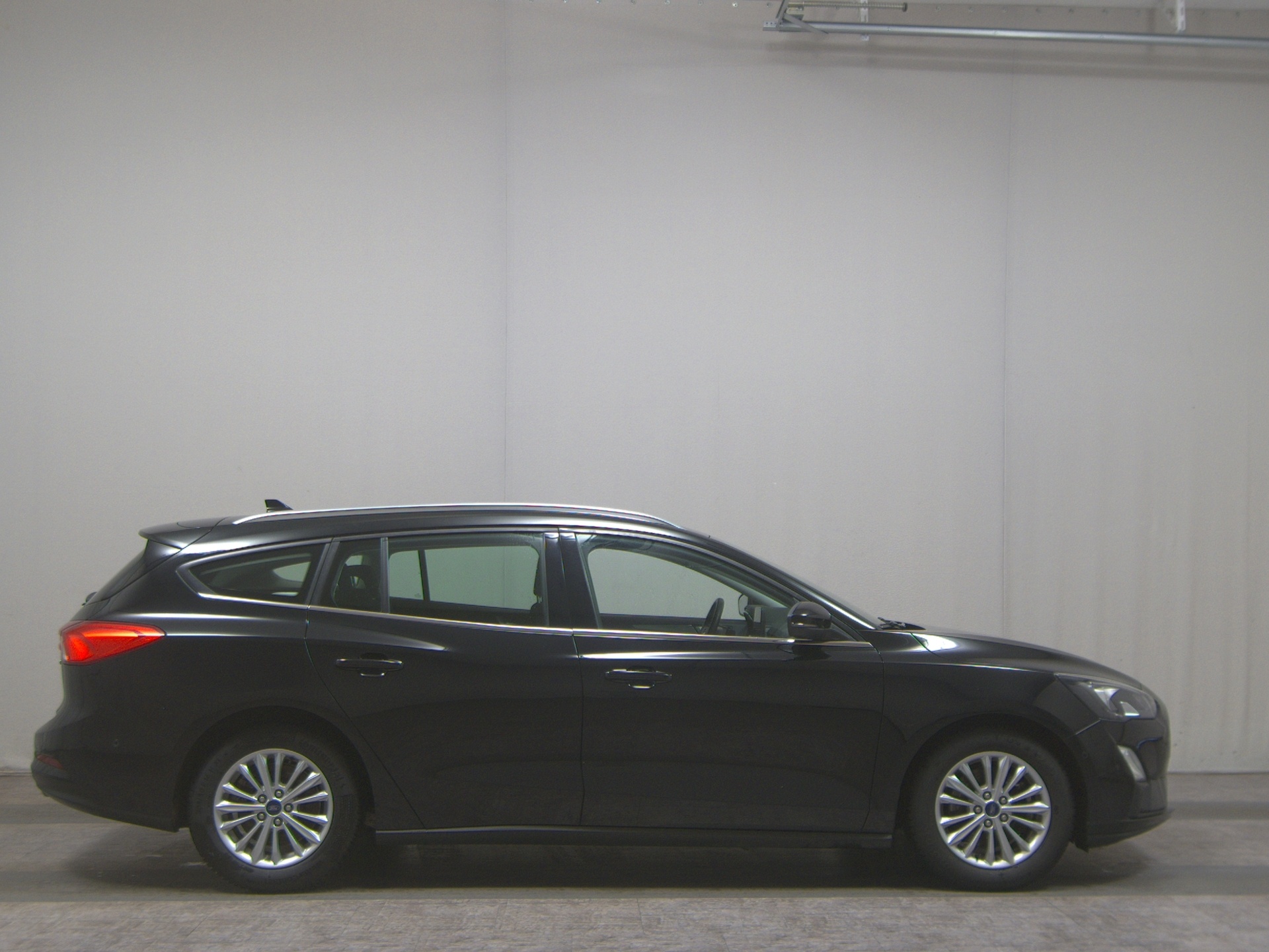 Ford Focus Turnier 1.0 EB Titanium LED Shz Navi RfK