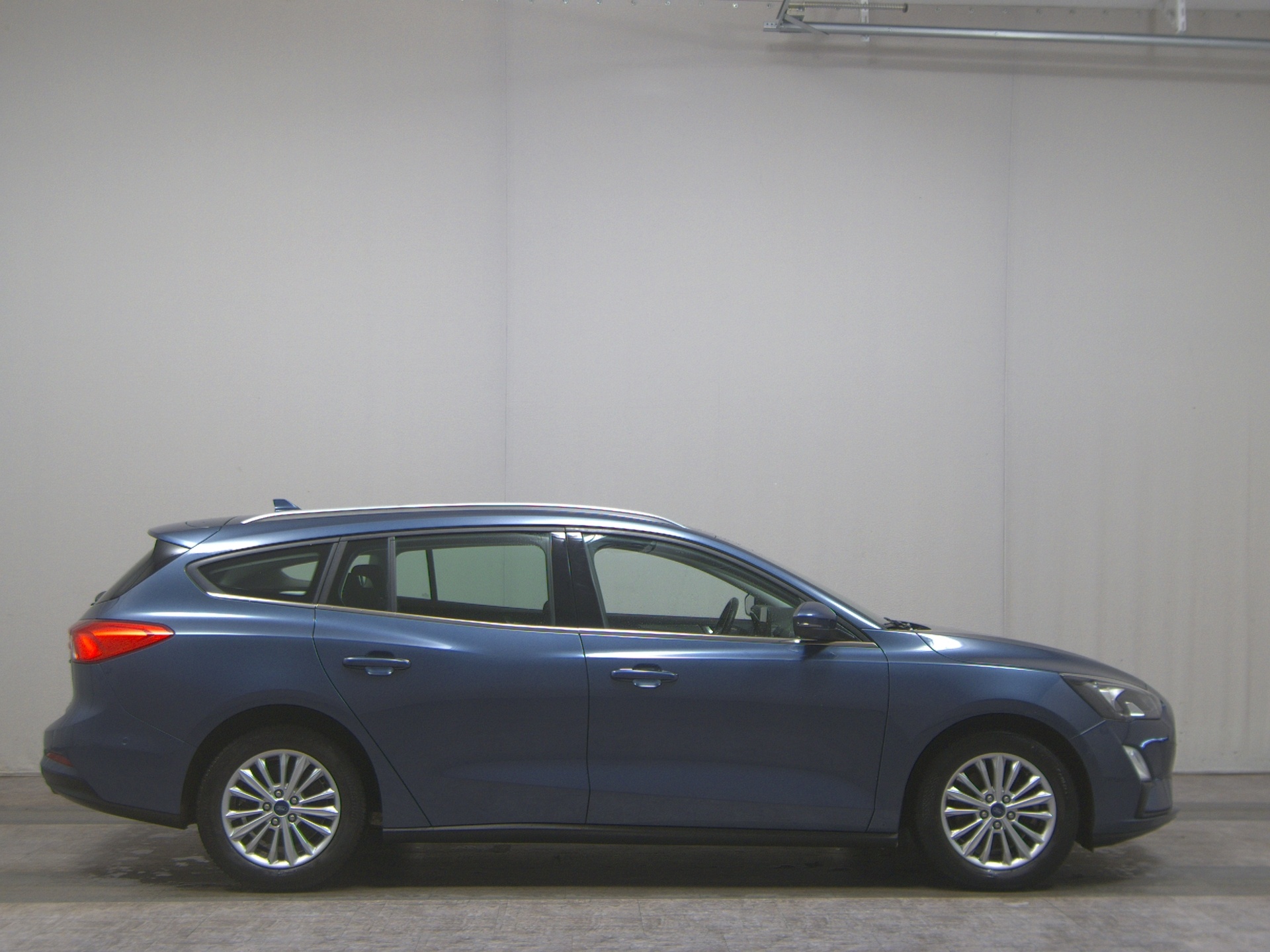 Ford Focus Turnier 1.0 EB Titanium Navi LED BLIS RFK