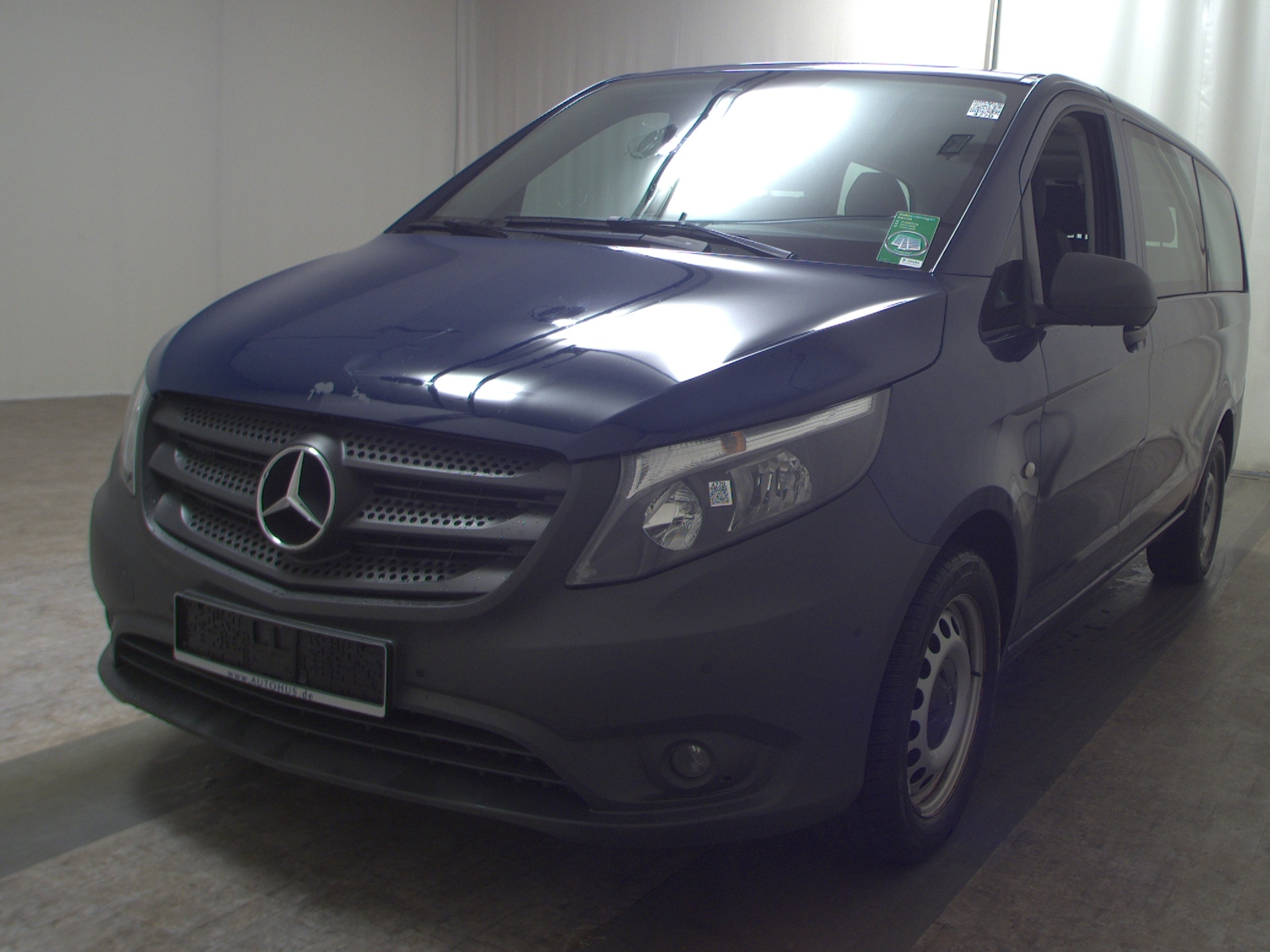 Mercedes-Benz Vito Lang CDI 4x4 Tourer Pro 8-Sitze Navi PDC 2