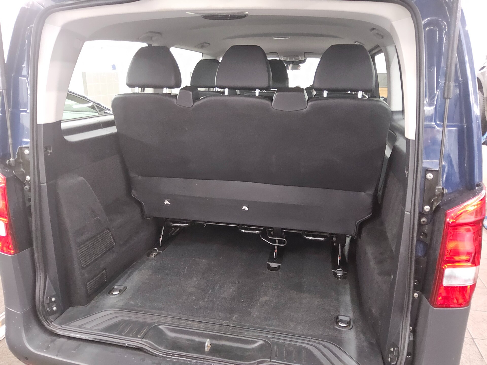 Mercedes-Benz Vito Lang CDI 4x4 Tourer Pro 8-Sitze Navi PDC 11