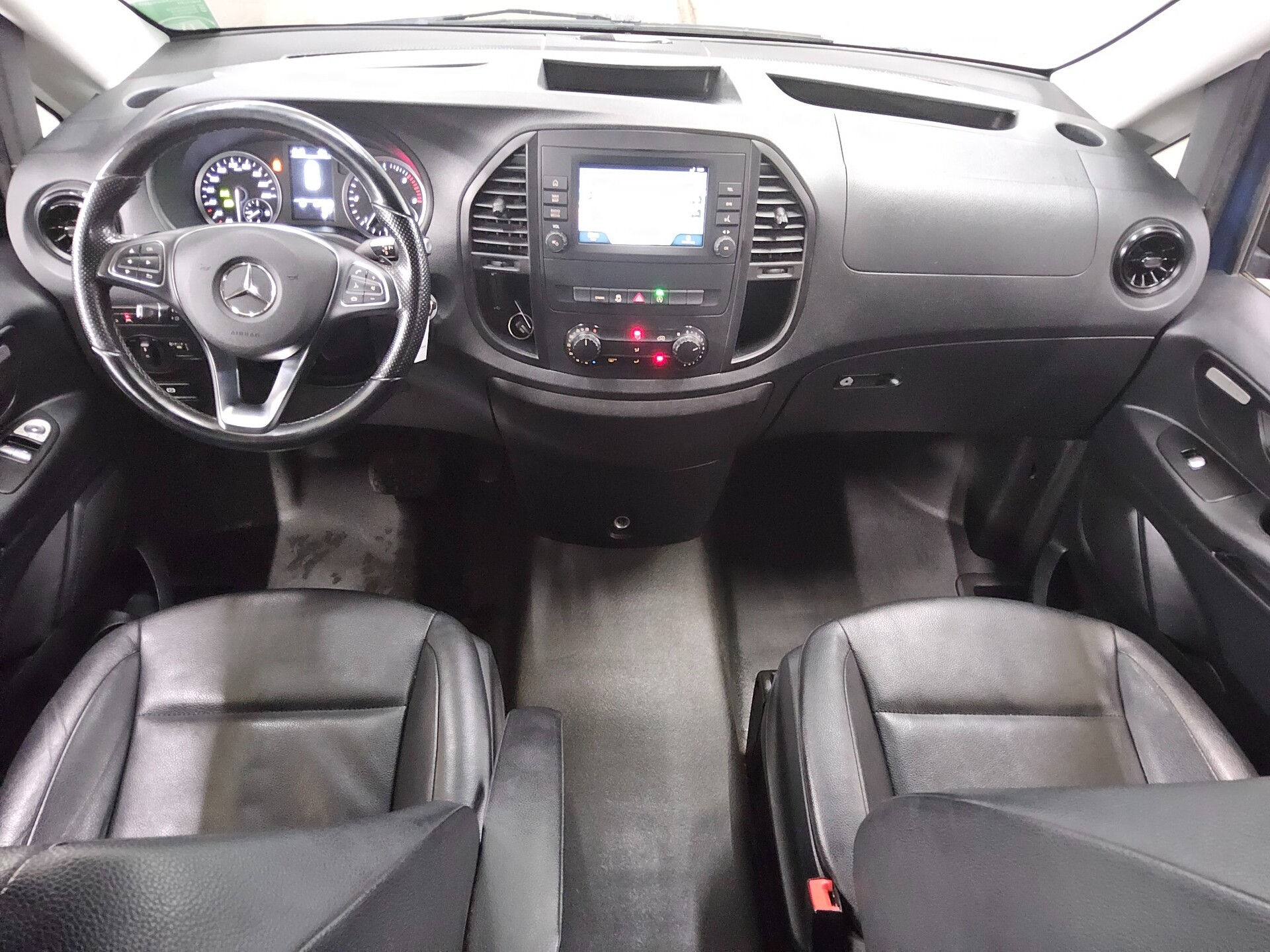 Mercedes-Benz Vito Lang CDI 4x4 Tourer Pro 8-Sitze Navi PDC 5