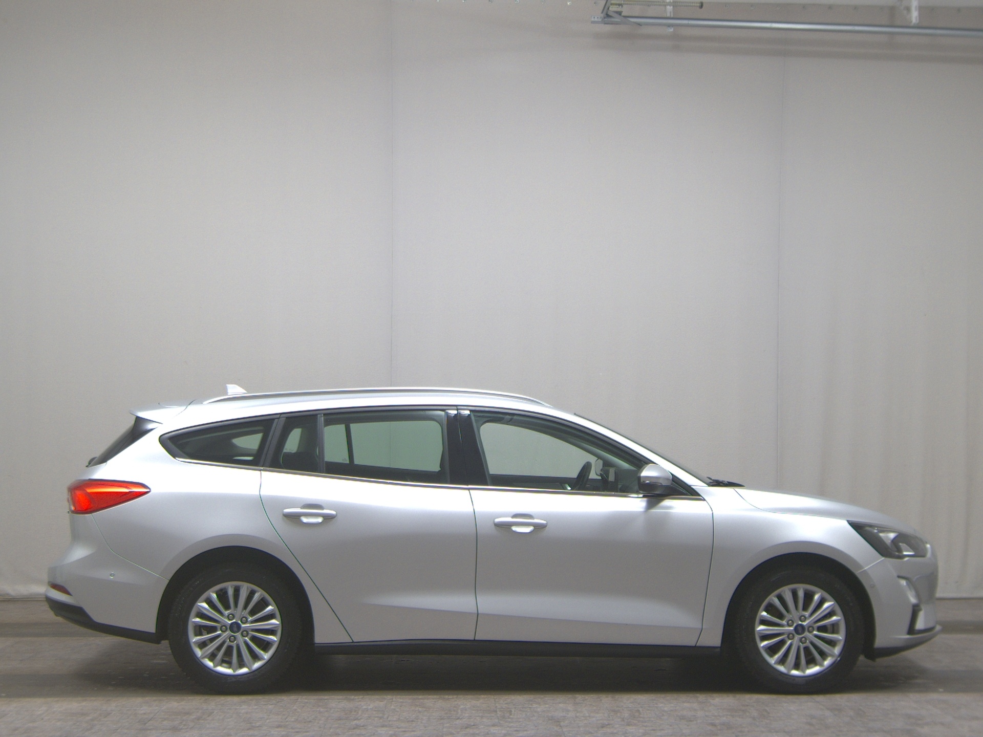 Ford Focus Turnier 1.0 EB Titanium Navi LED Shz RFK