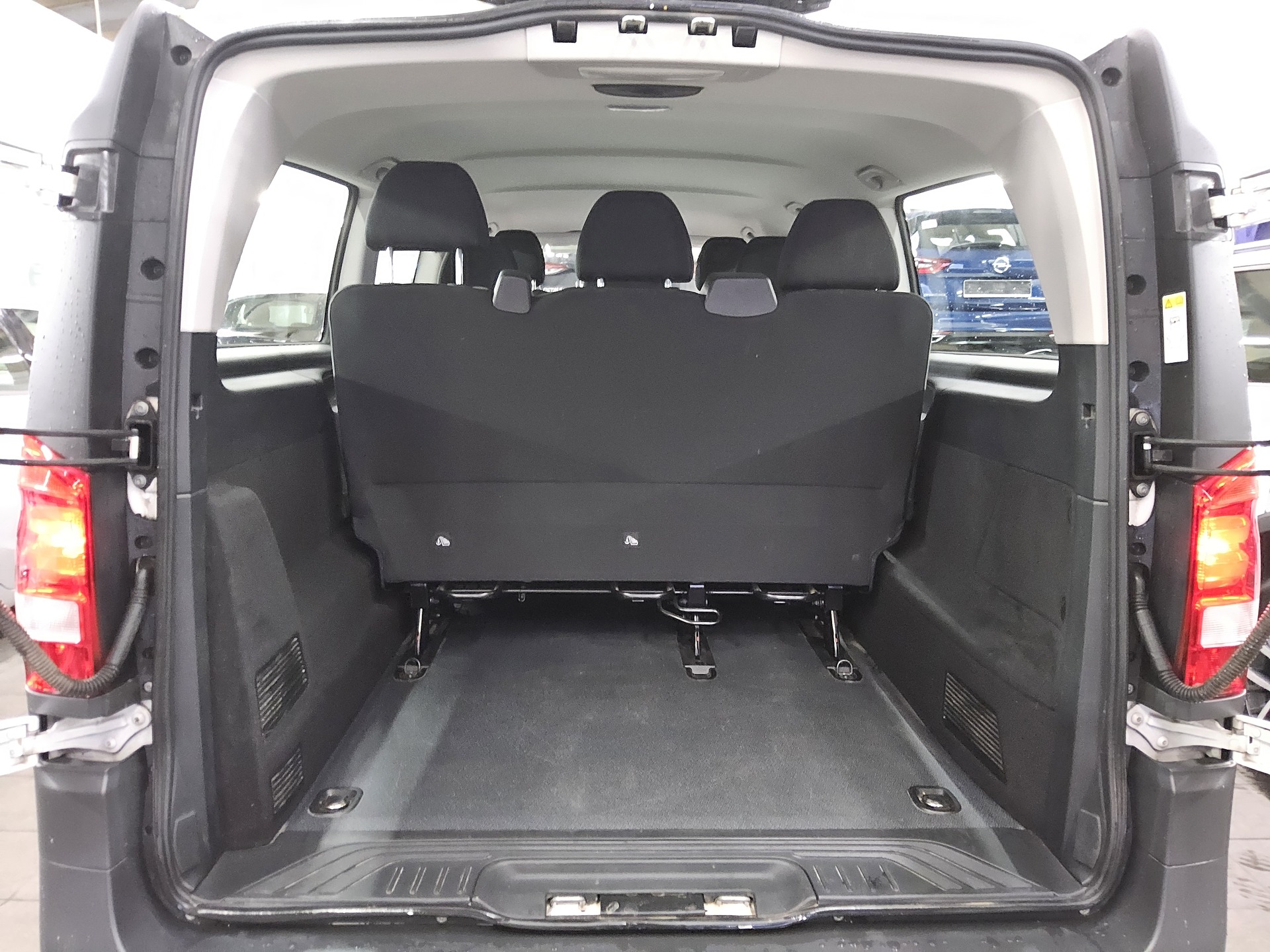 Mercedes-Benz Vito Tourer 114 CDI extralang 8-Sitze Navi RFK 11