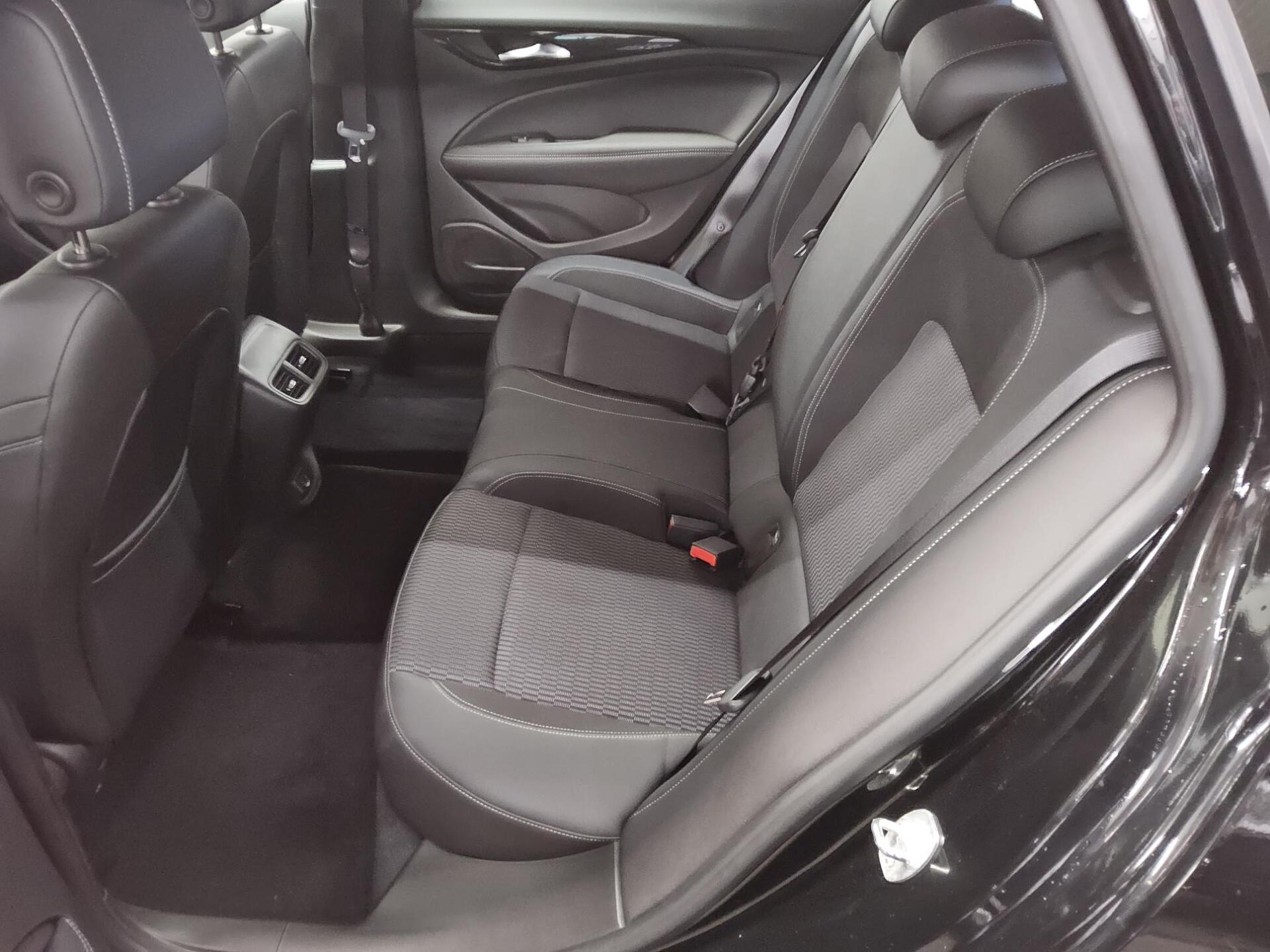 Opel Insignia ST 2.0 D Elegance T-Leder Navi LED RFK 13