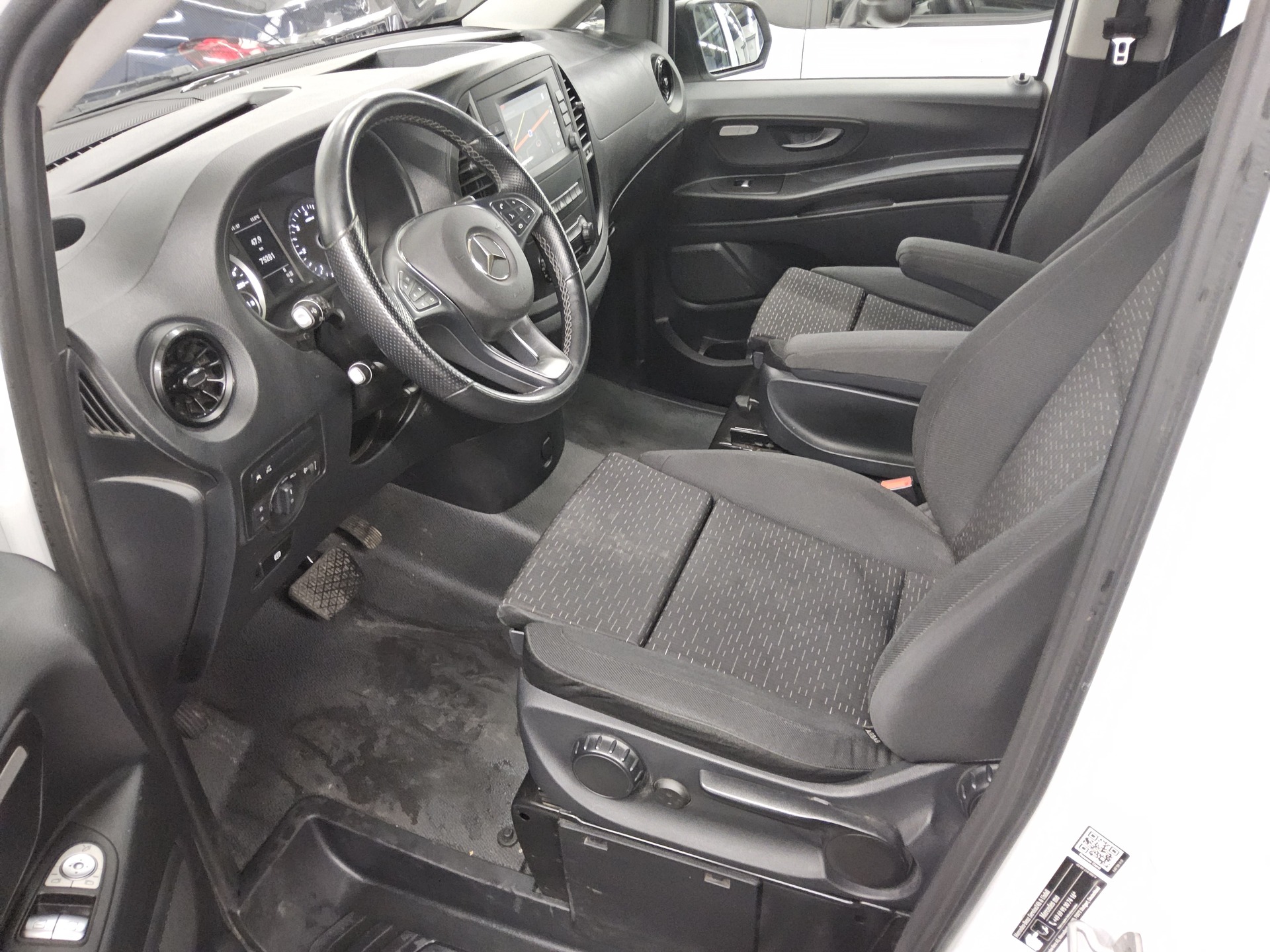 Mercedes-Benz Vito Tourer 114 CDI extralang 8-Sitze Navi RFK 8