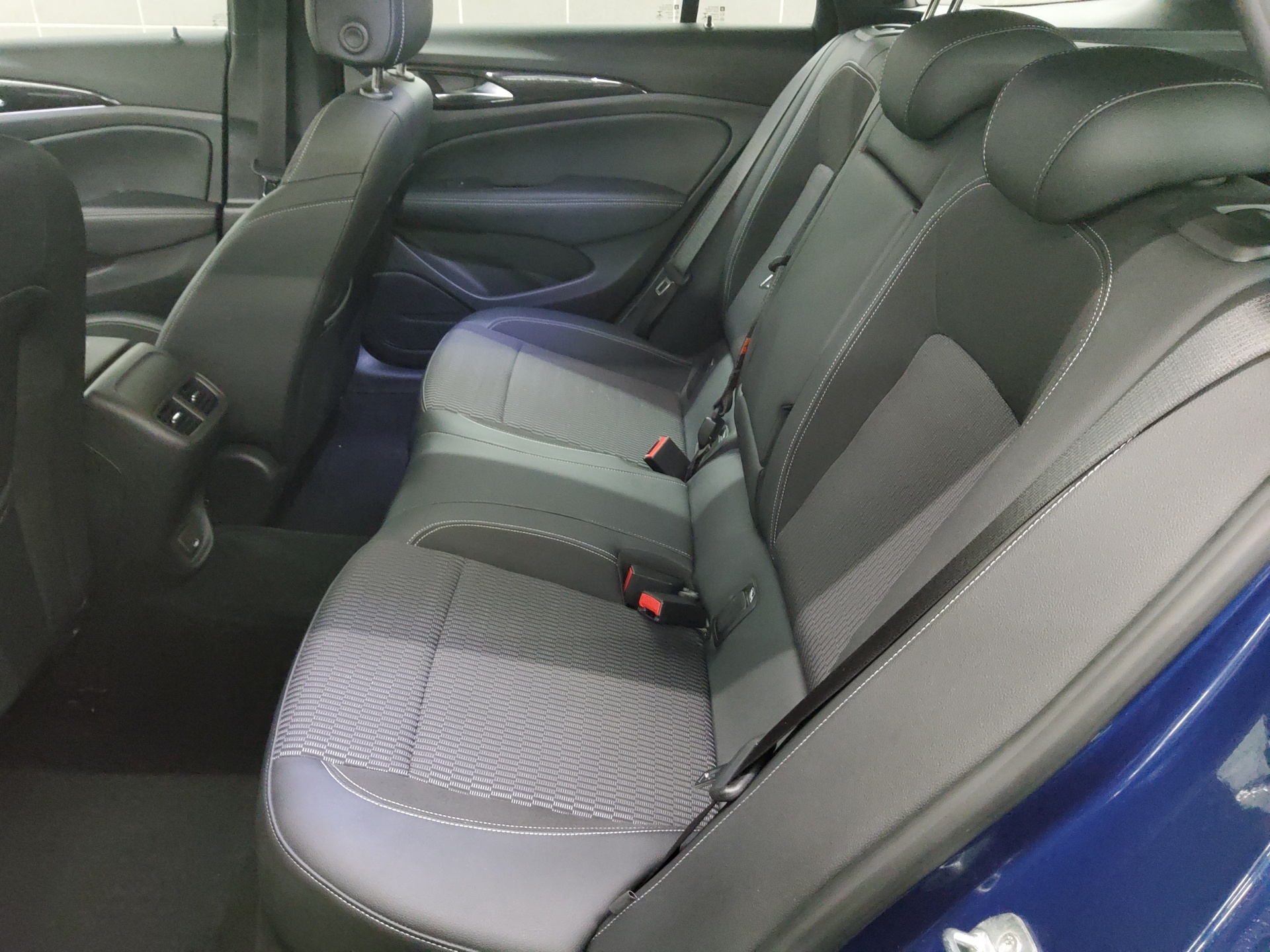 Opel Insignia ST 2.0 D Business Elegance T-Leder Navi 13