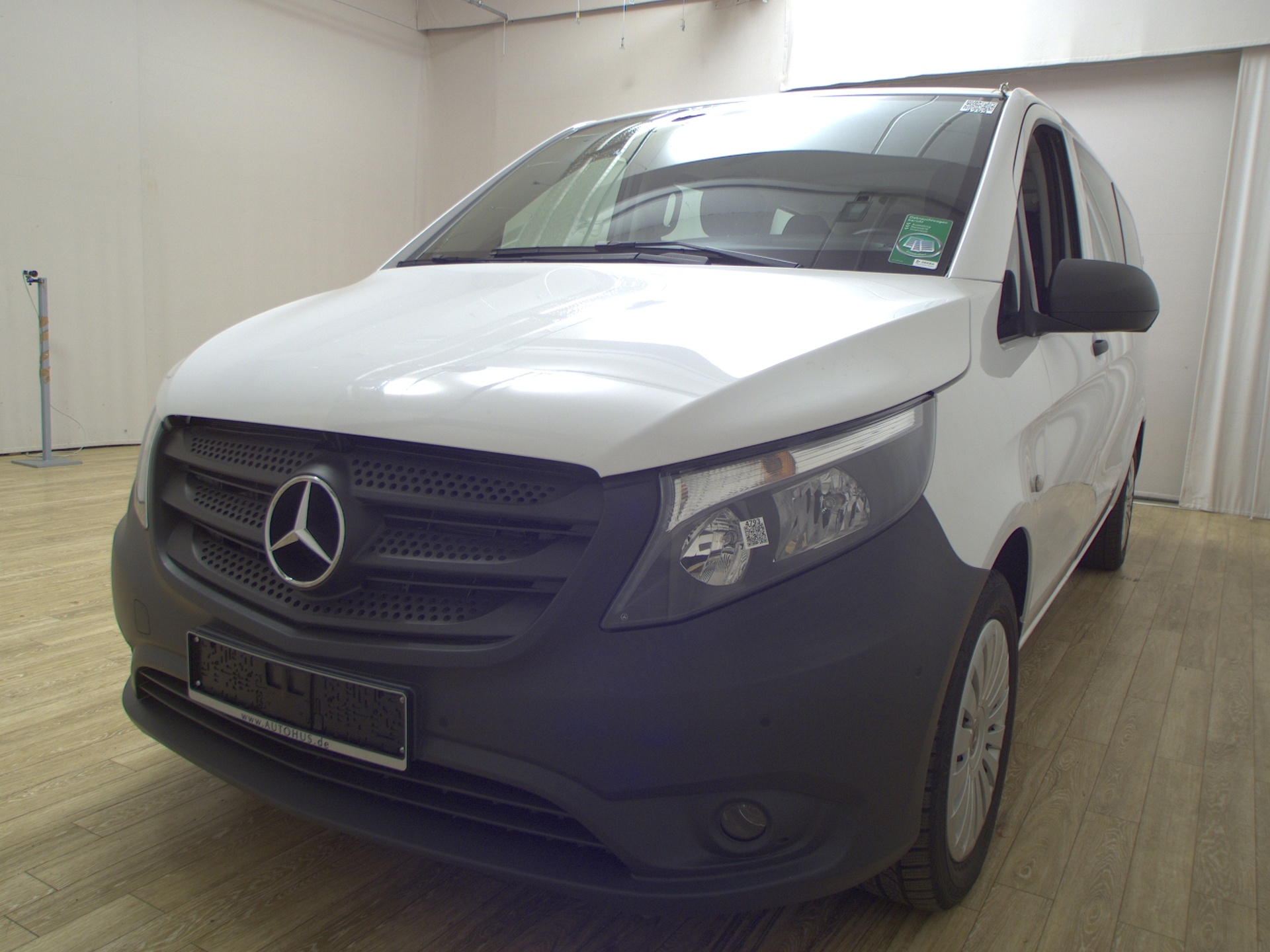 Mercedes-Benz Vito Tourer 114 CDI extralang 8-Sitze Navi RFK 2