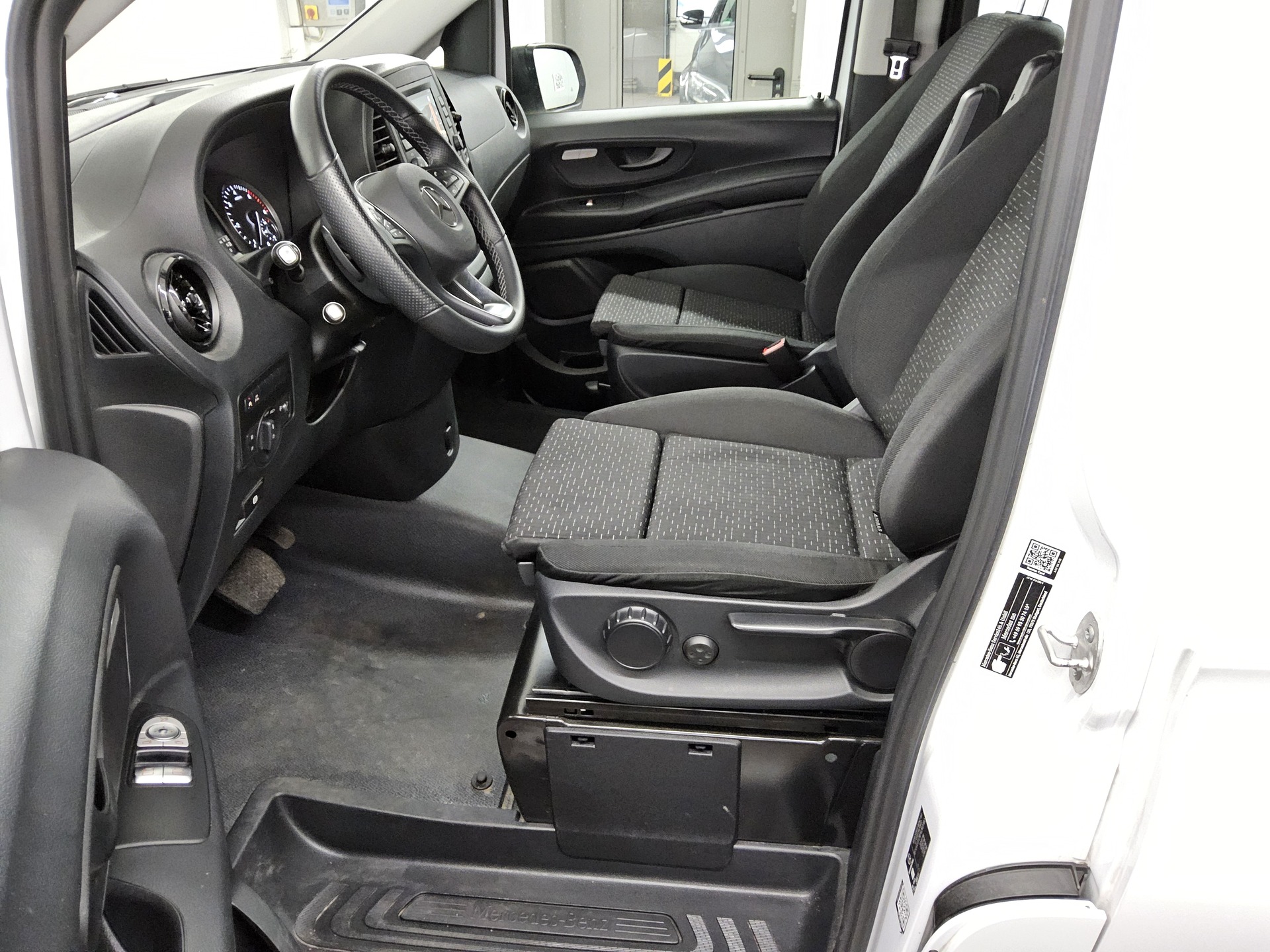 Mercedes-Benz Vito Tourer 114 CDI extralang 8-Sitze Navi RFK 8