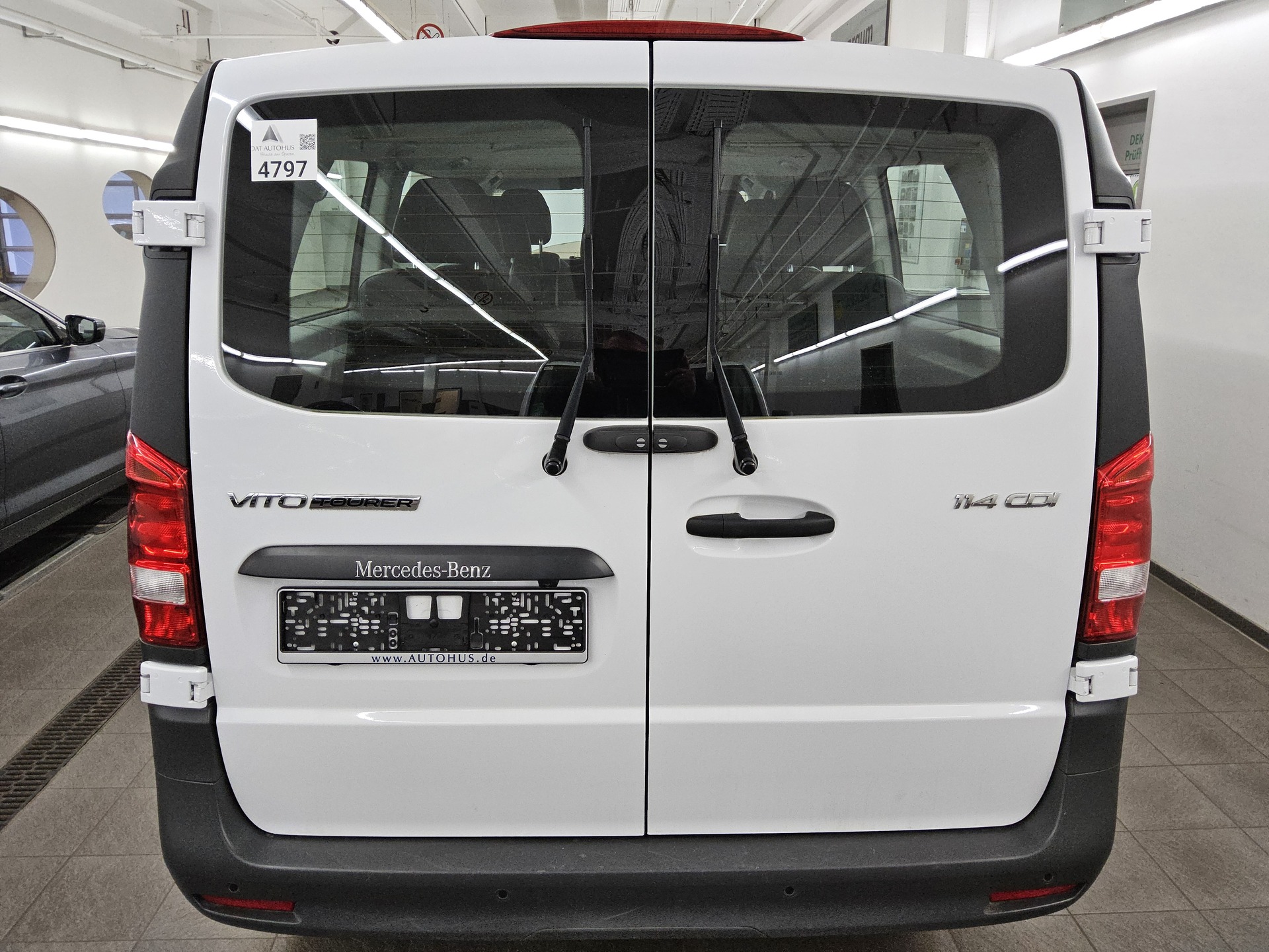 Mercedes-Benz Vito Tourer 114 CDI extralang 8-Sitze Leder Navi 10