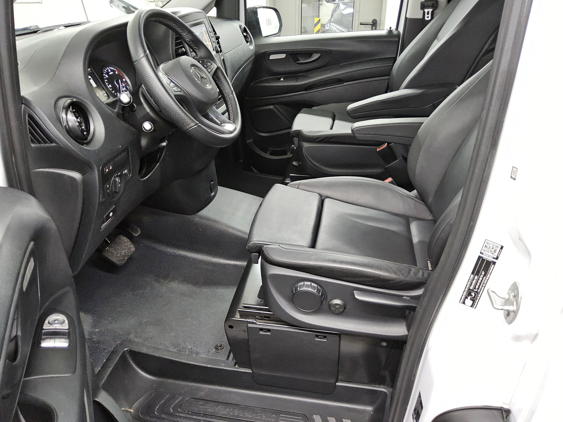 Mercedes-Benz Vito Tourer 114 CDI extralang 8-Sitze Leder Navi 8