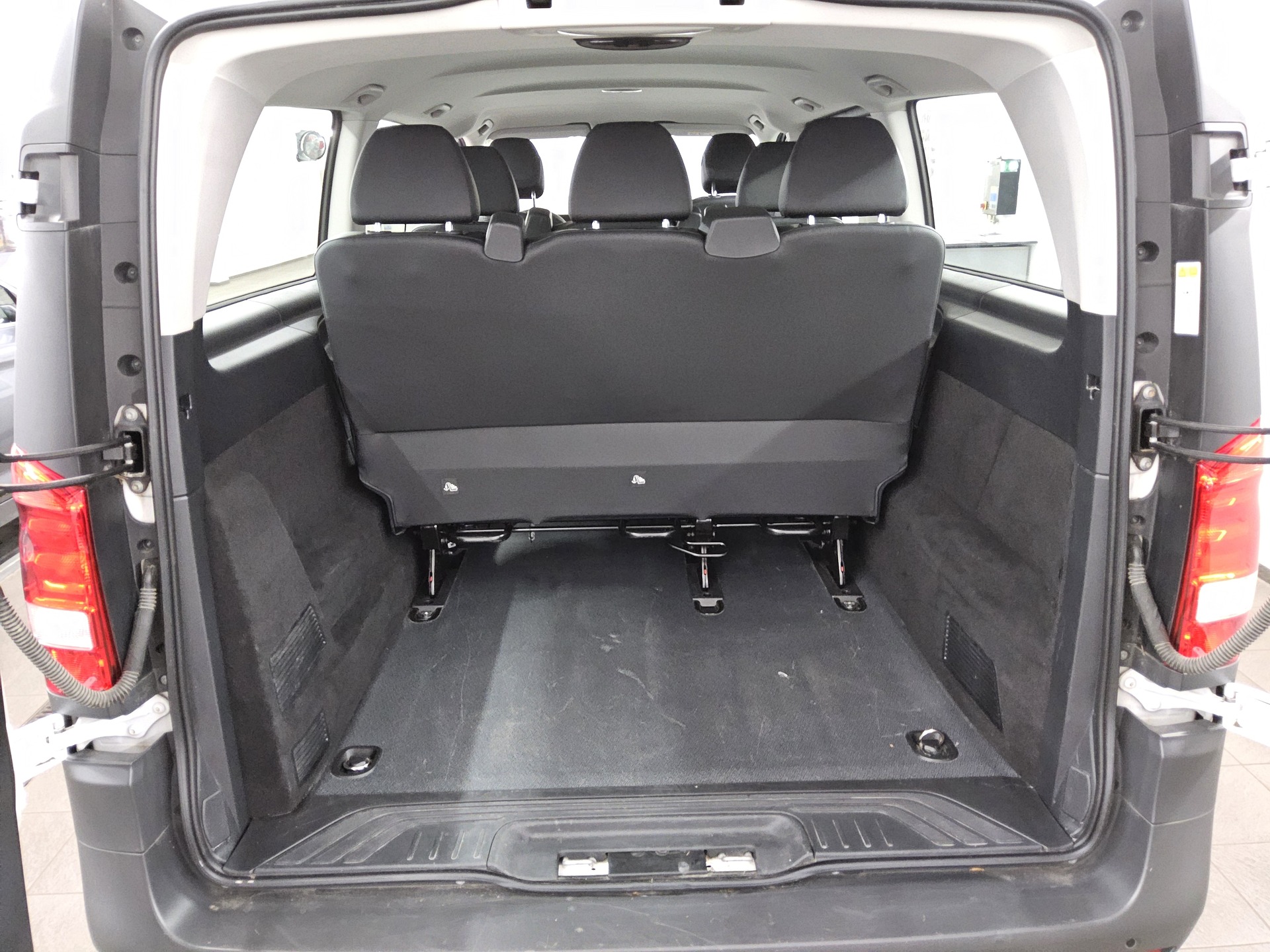 Mercedes-Benz Vito Tourer 114 CDI extralang 8-Sitze Leder Navi 11