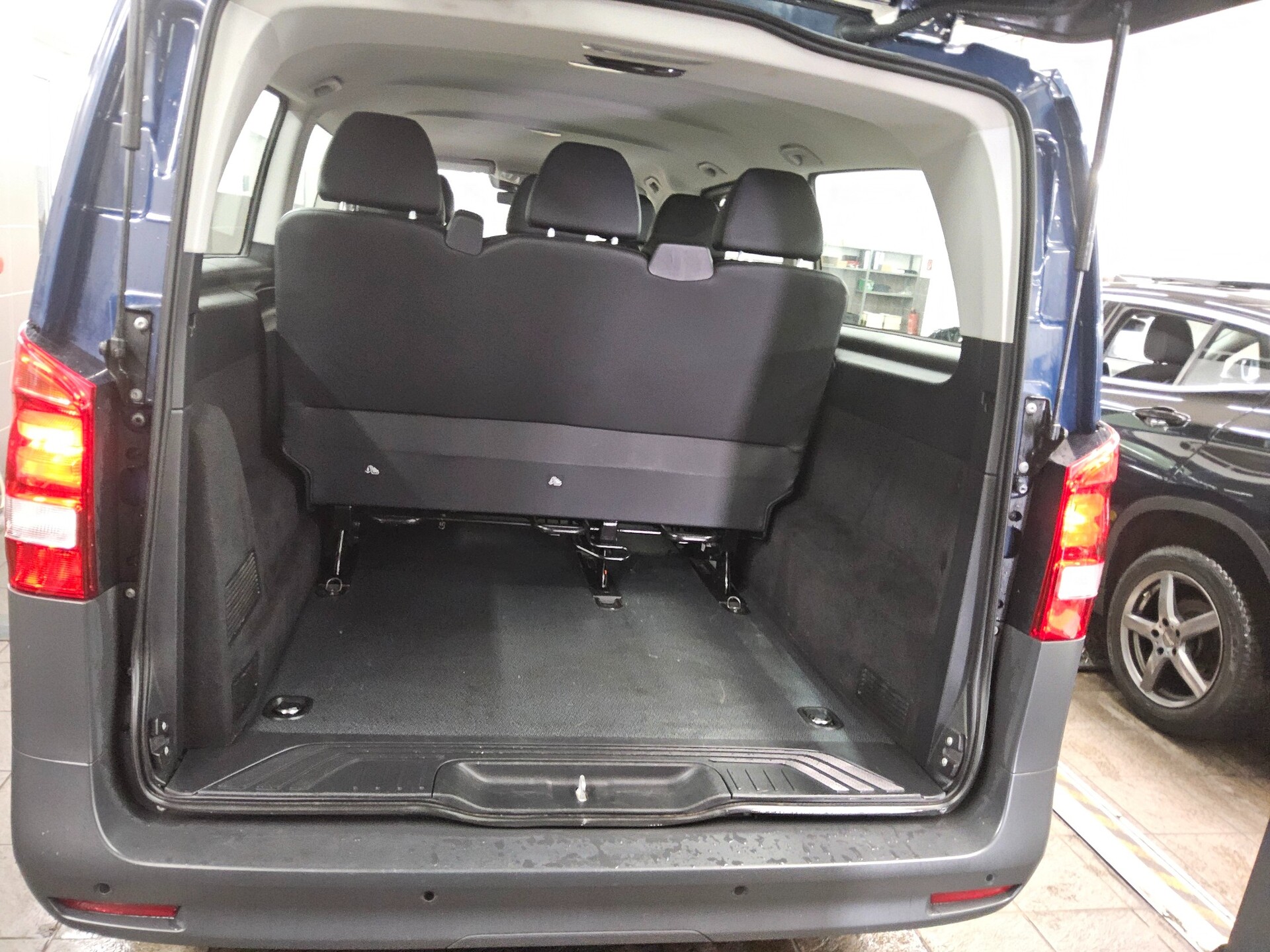 Mercedes-Benz Vito CDI Tourer Pro extralang 8-Sitze Leder Navi 10