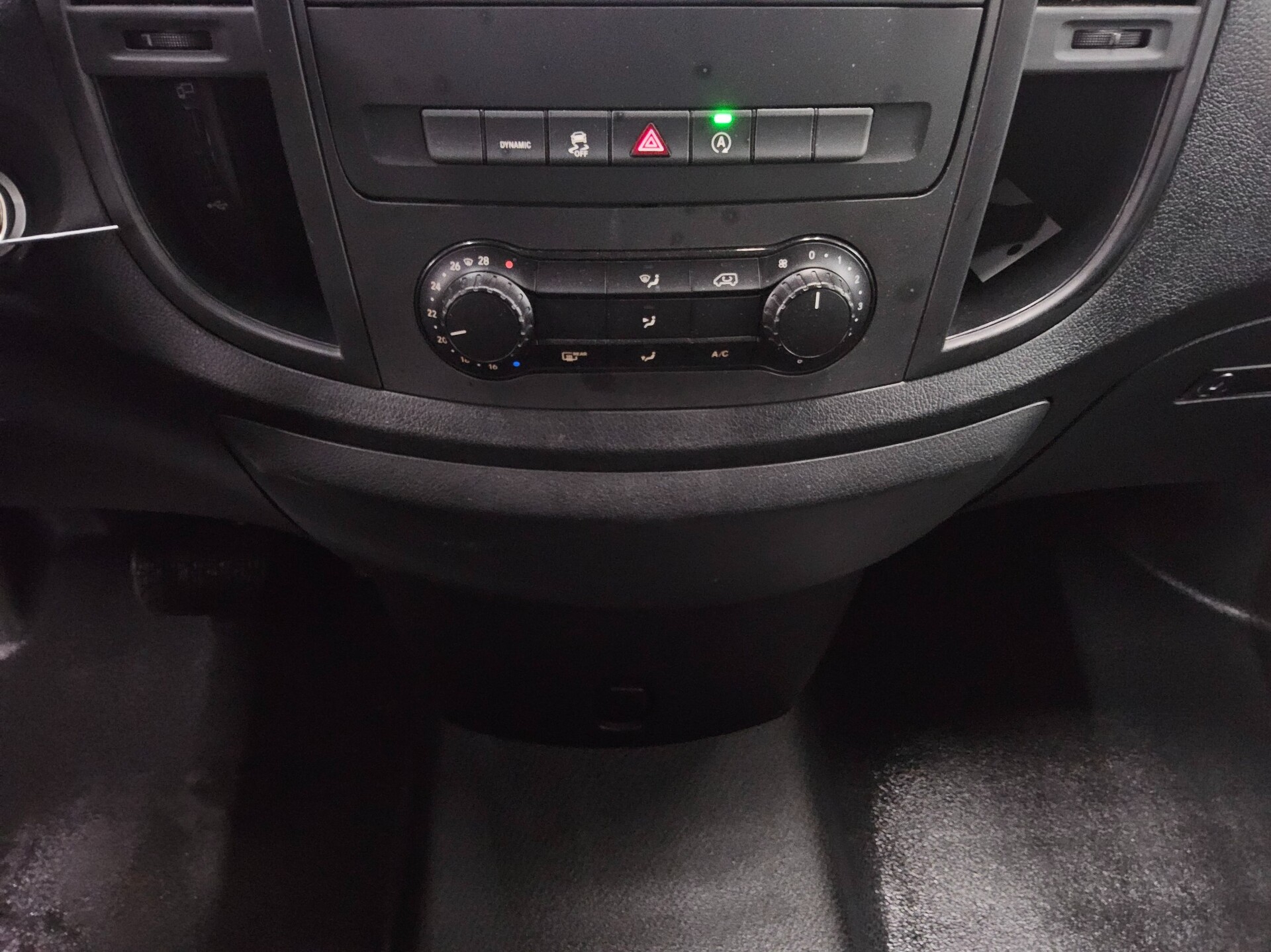 Mercedes-Benz Vito CDI Tourer Pro extralang 8-Sitze Navi RFK 6