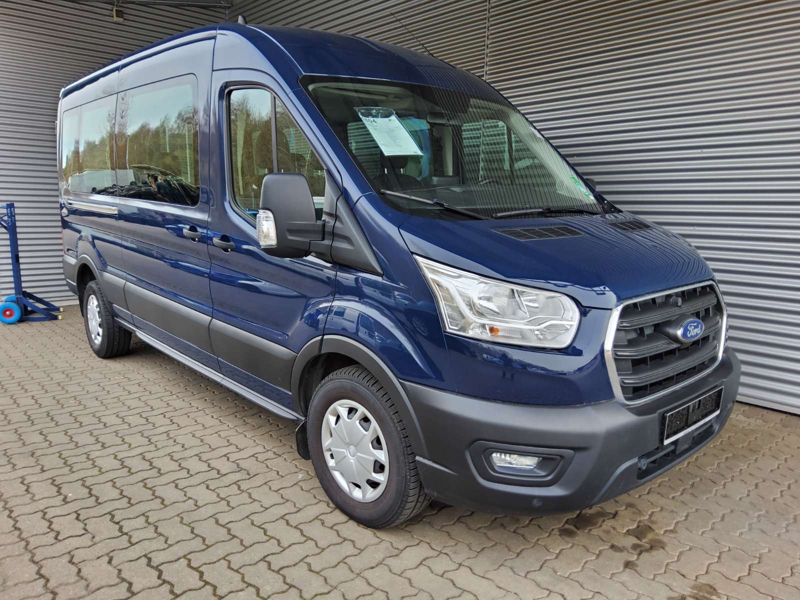 Ford Transit 2.0 TDCi FT 350 L3H2 9-Sitze Navi PDC 3