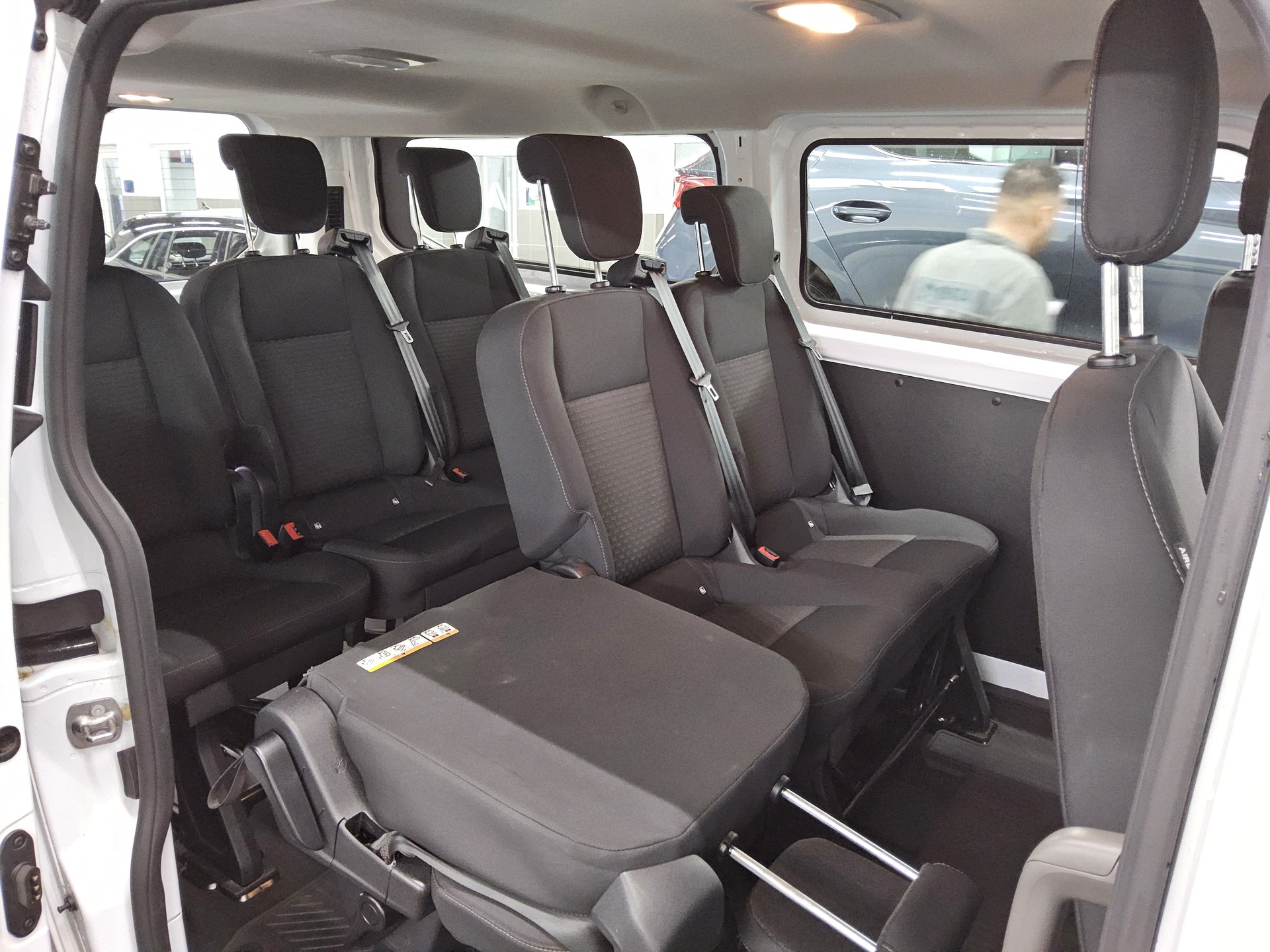 Ford Transit Custom 2.0 EB Trend L2 8-Sitze Navi PDC 12