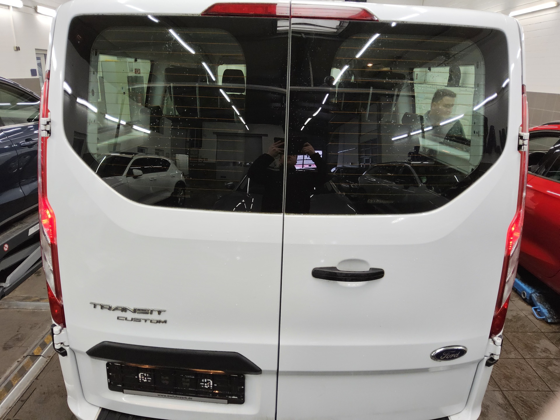 Ford Transit Custom 2.0 EB Trend L2 8-Sitze Navi PDC 10