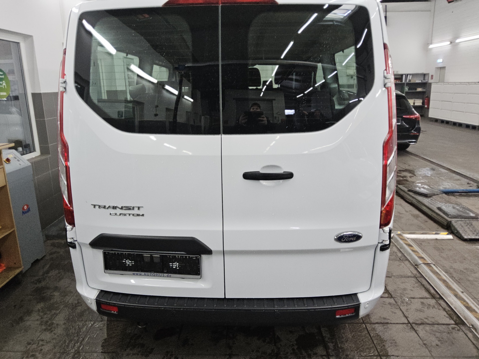 Ford Transit Custom 2.0 TDCi Trend L2 9-Sitze Navi 10