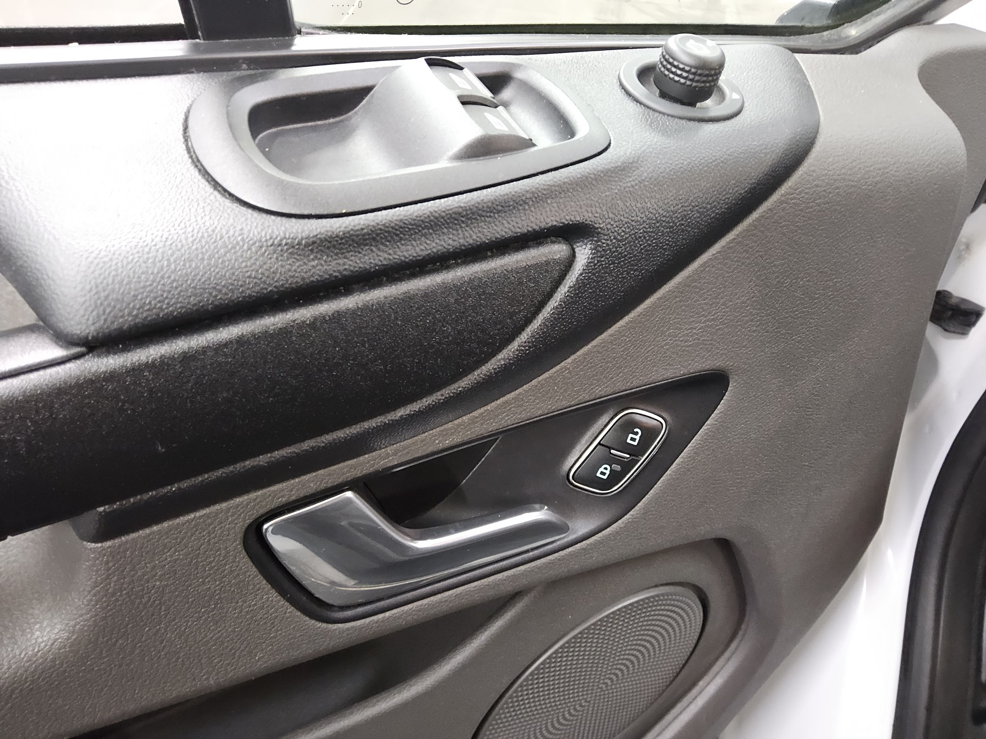 Ford Transit Custom 2.0 TDCi Trend L2 9-Sitze Navi 9