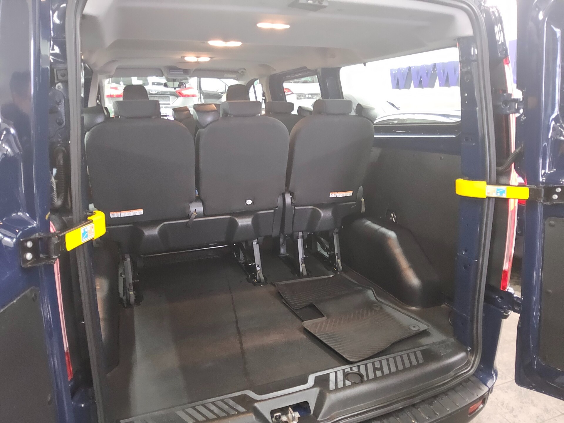 Ford Transit Custom 2.0 EB L2 Trend 8-Sitze Navi PDC 11