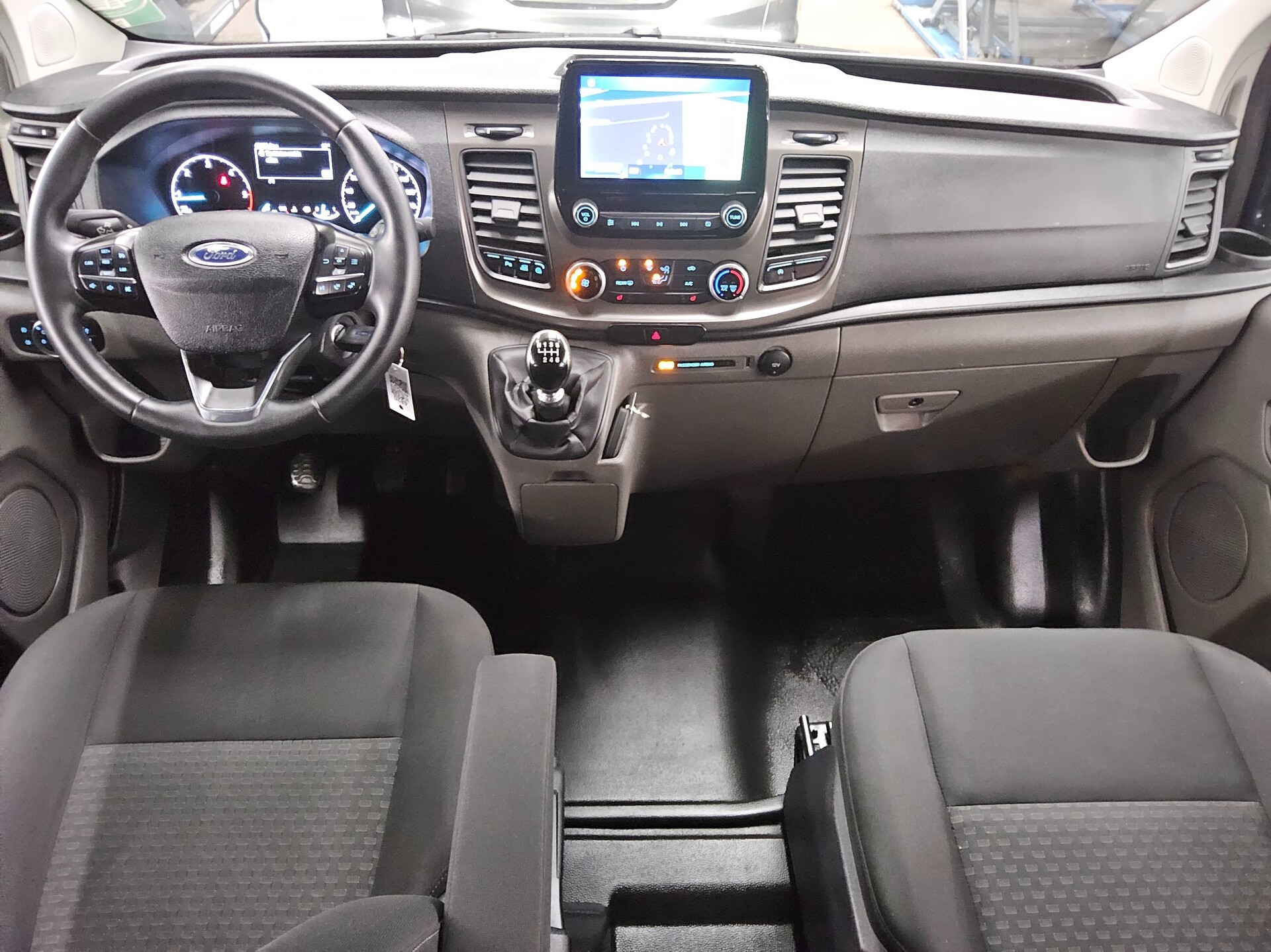 Ford Transit Custom 2.0 EB L2 Trend 8-Sitze Navi PDC 5