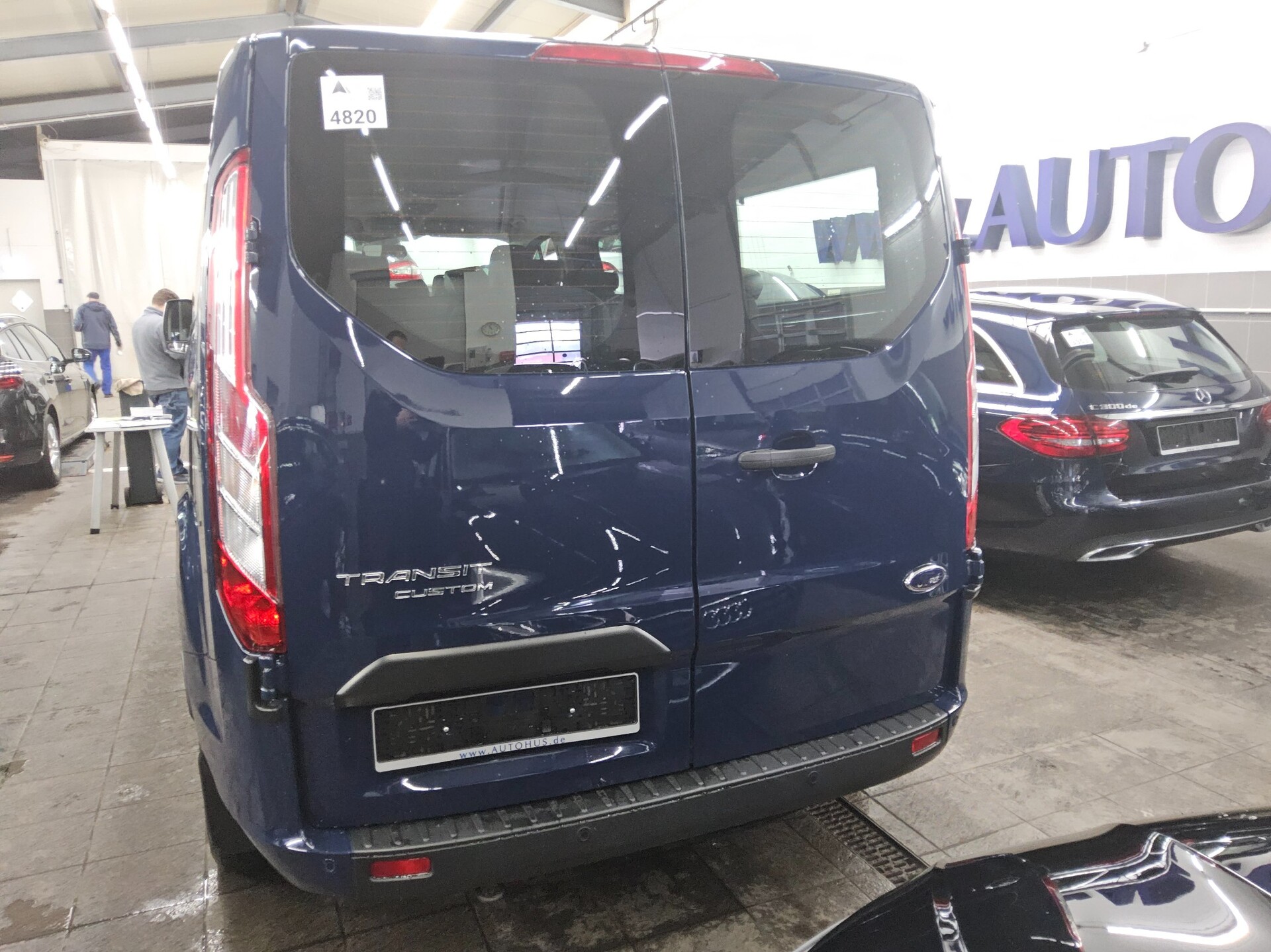 Ford Transit Custom 2.0 EB L2 Trend 8-Sitze Navi PDC 10