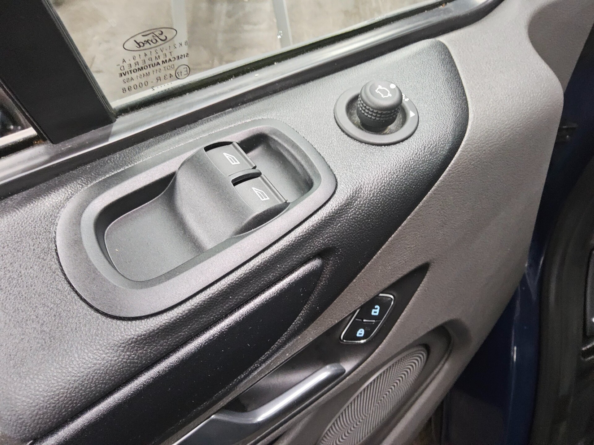 Ford Transit Custom 2.0 EB L2 Trend 8-Sitze Navi PDC 9