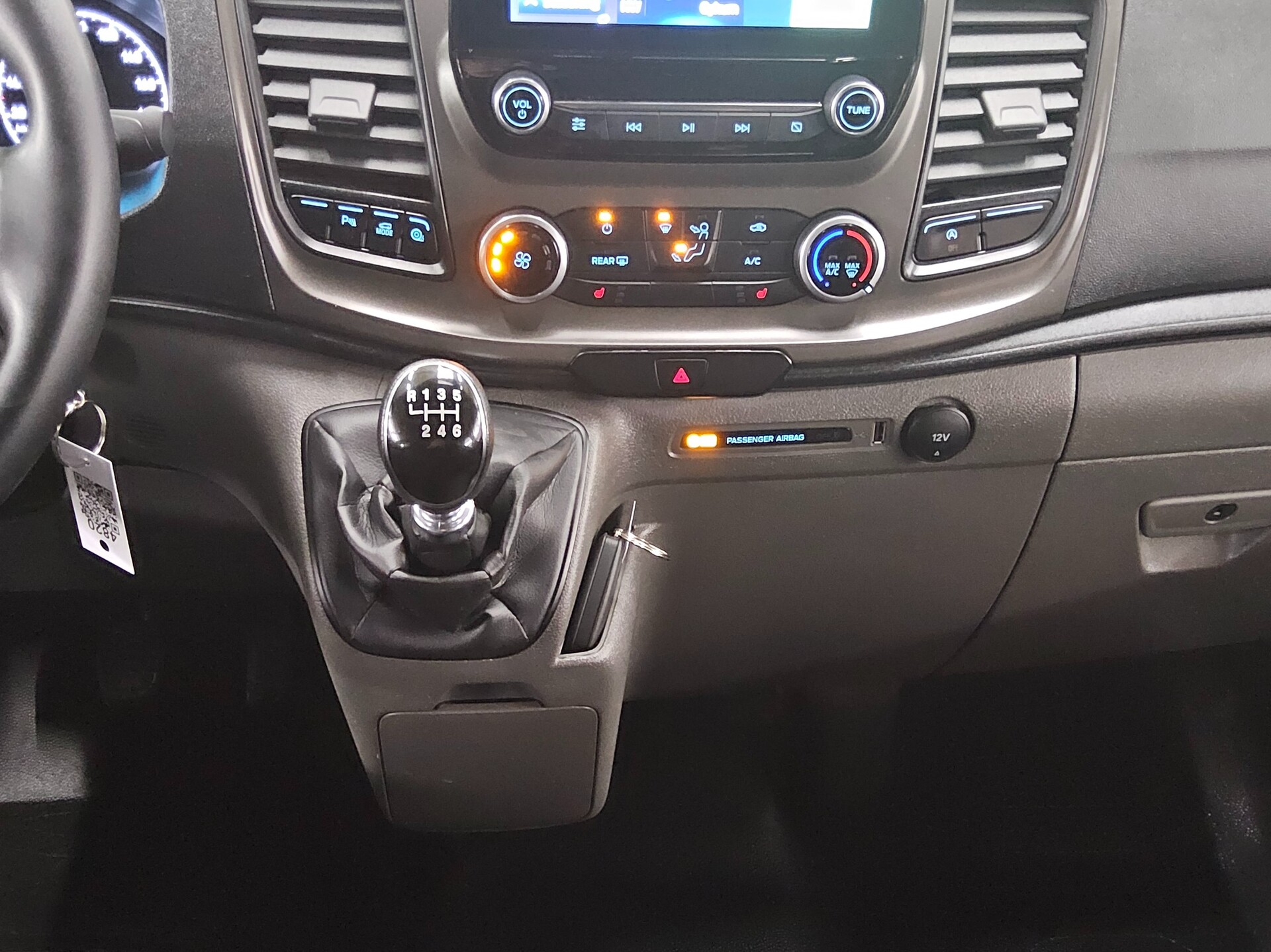 Ford Transit Custom 2.0 EB L2 Trend 8-Sitze Navi PDC 6