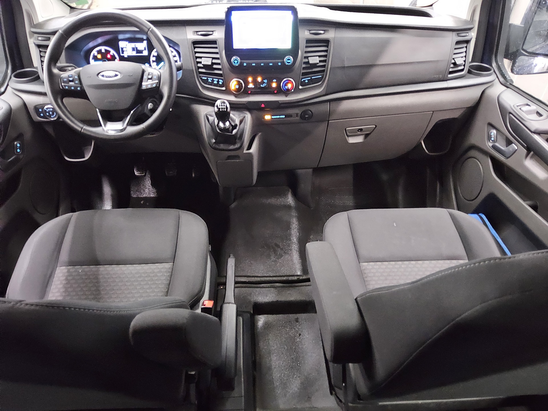 Ford Transit Custom 2.0 EB Trend L2 8-Sitze Navi PDC 5