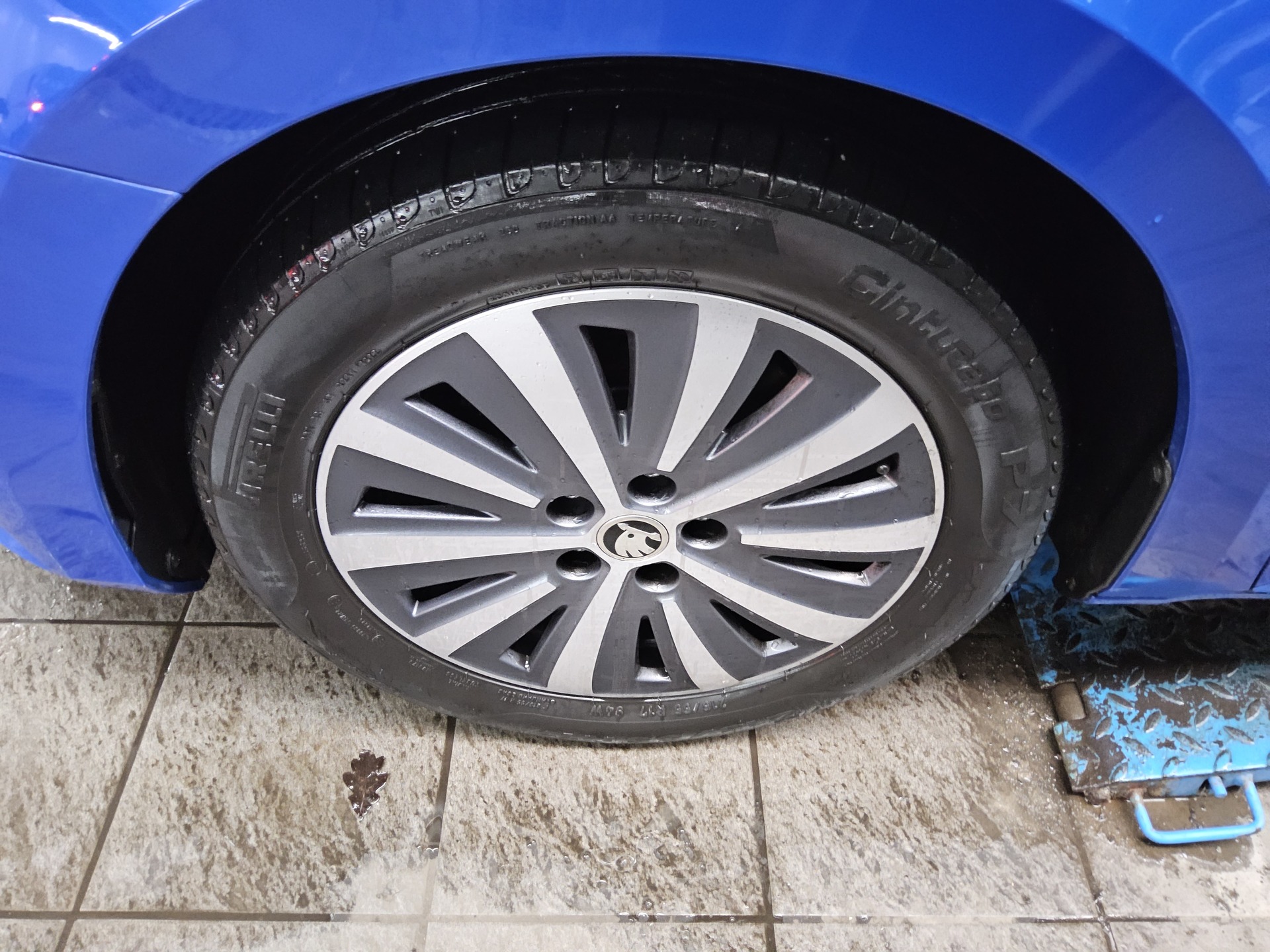 Skoda Superb Kombi 2.0 TDI Ambition Navi LED vc AHK 11