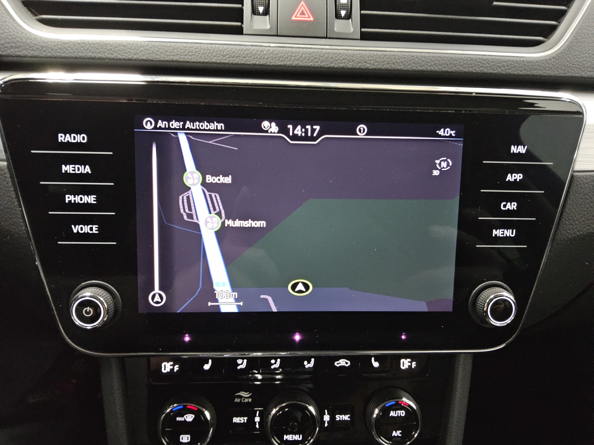 Skoda Superb Kombi 2.0 TDI Ambition Navi LED vc AHK 7