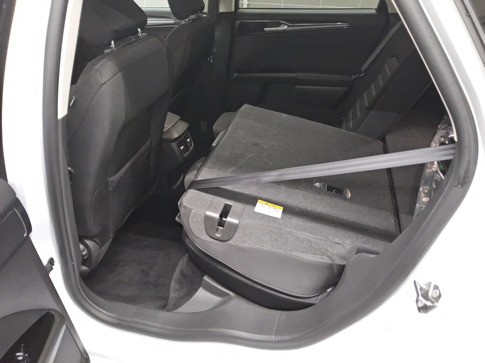 Ford Mondeo Turnier 2.0 EB Titanium Navi LED RFK DAB 13