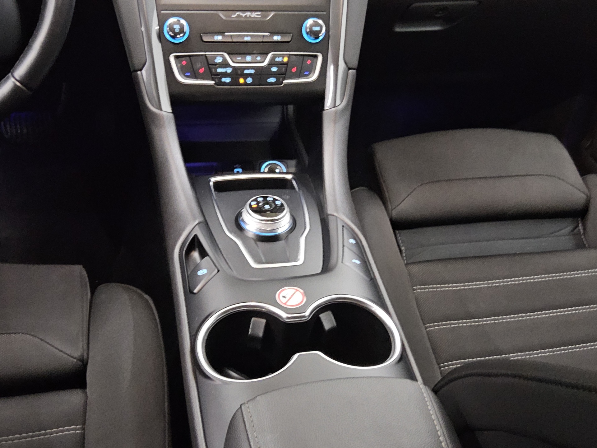 Ford Mondeo Turnier 2.0 EB Titanium Navi LED RFK DAB 6